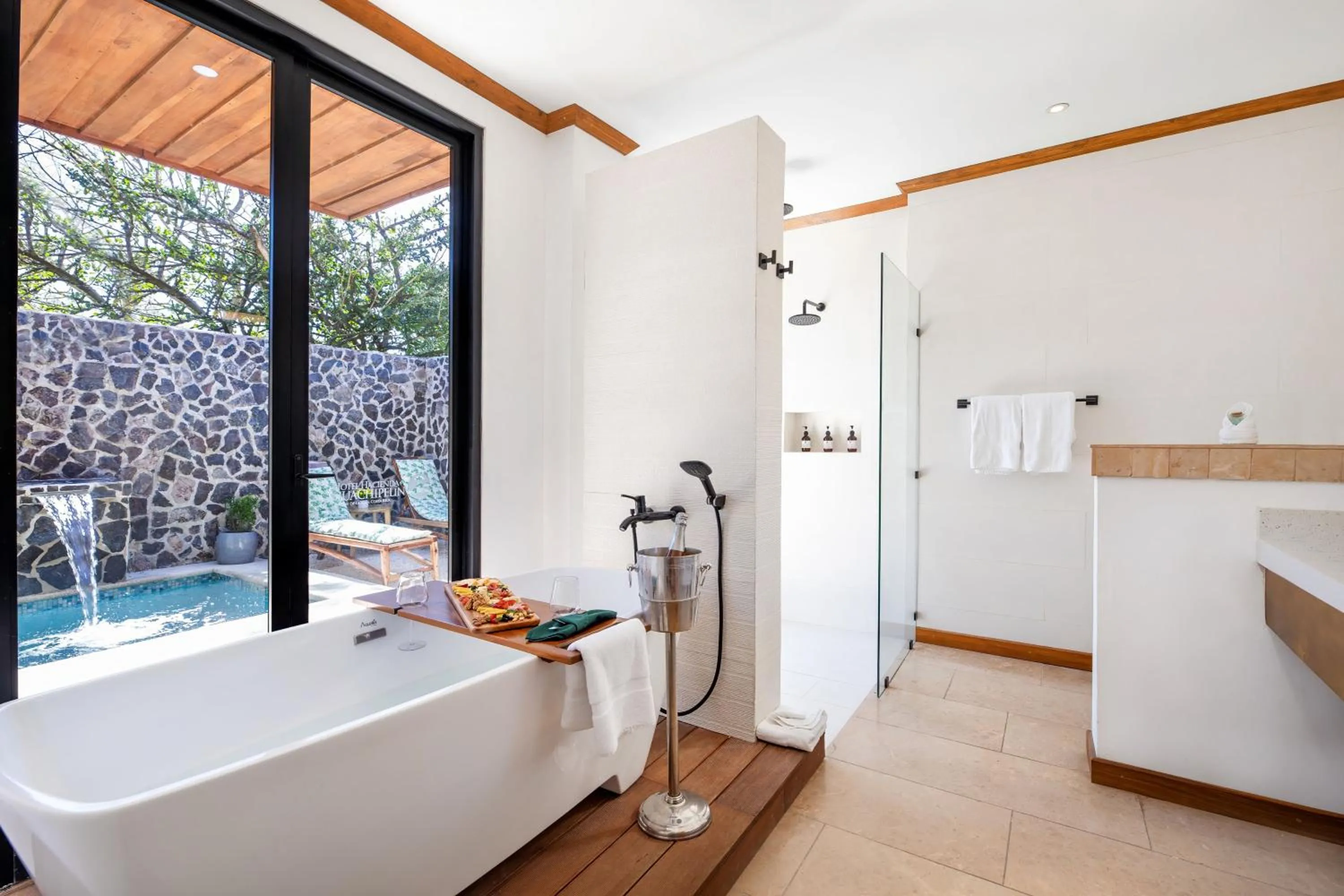 Bathroom in Hacienda Guachipelin Volcano Ranch Hotel & Hot Springs
