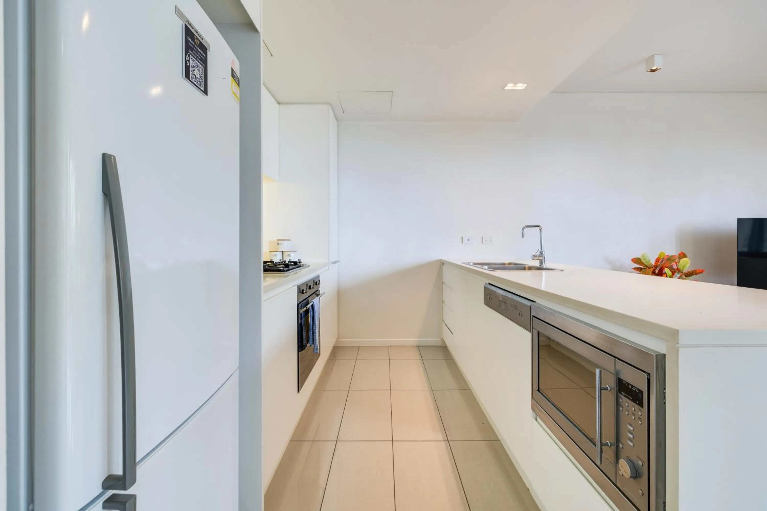 Kitchen or kitchenette in Darwin Waterfront Short Stay Apartments
