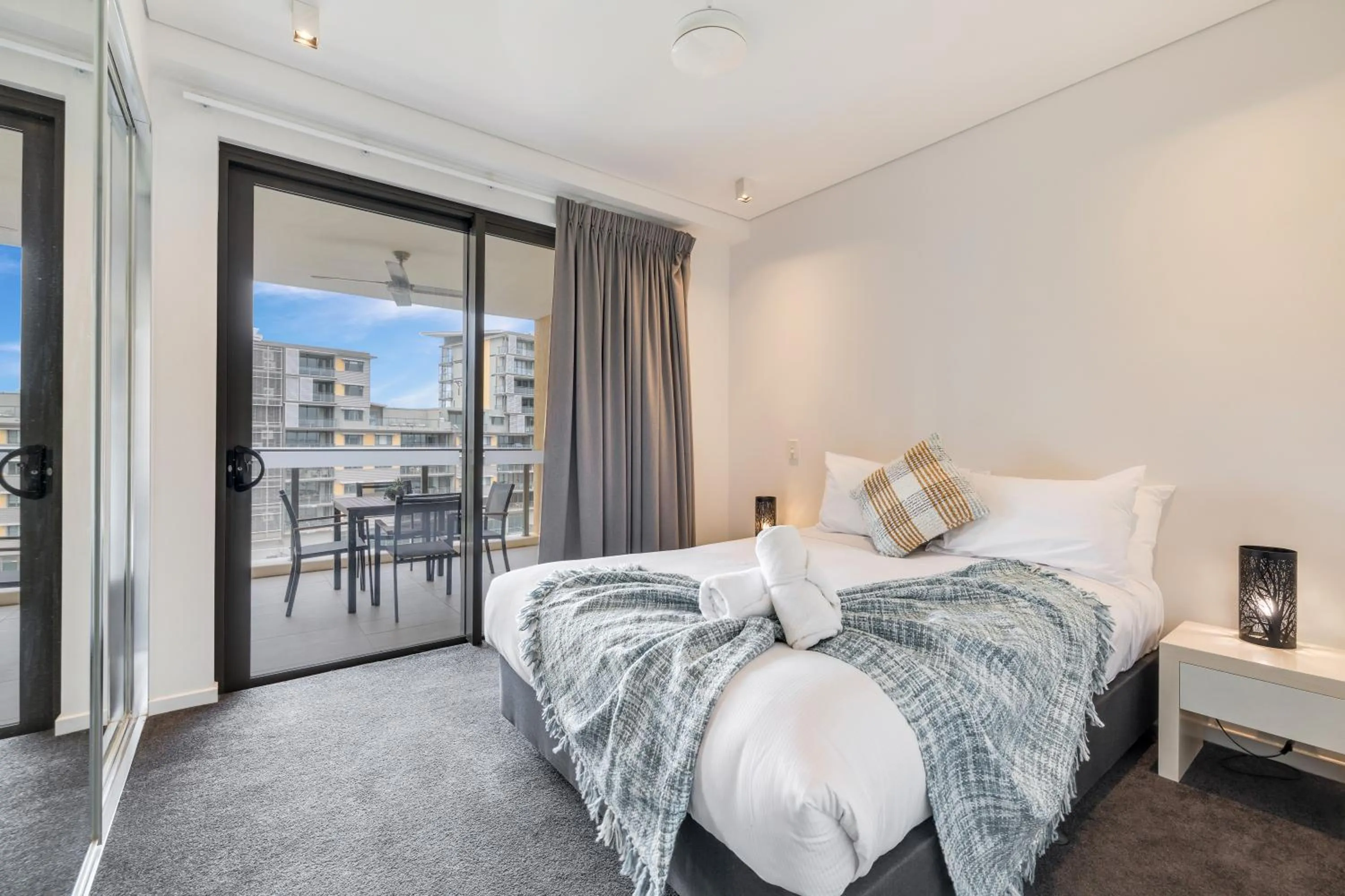 Bedroom, Bed in Darwin Waterfront Short Stay Apartments