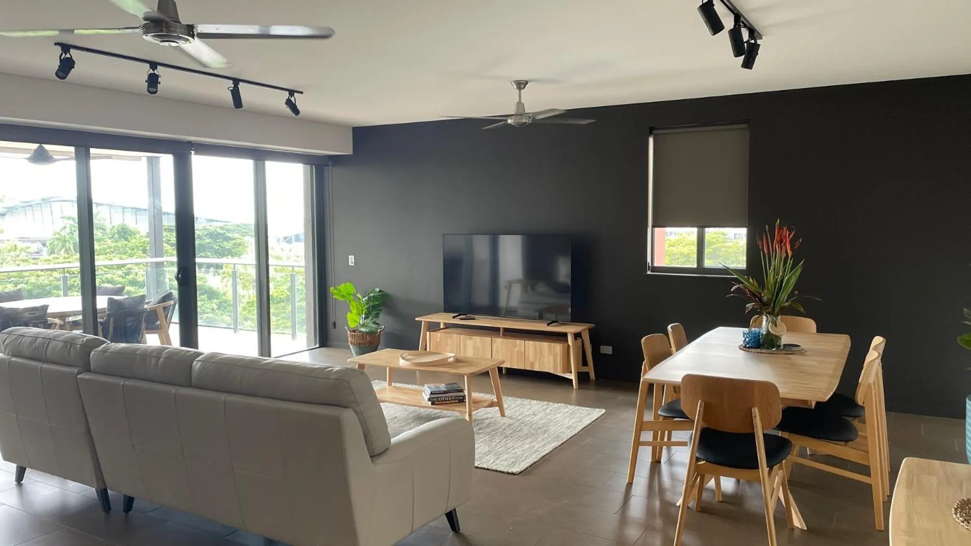 TV and multimedia in Darwin Waterfront Short Stay Apartments