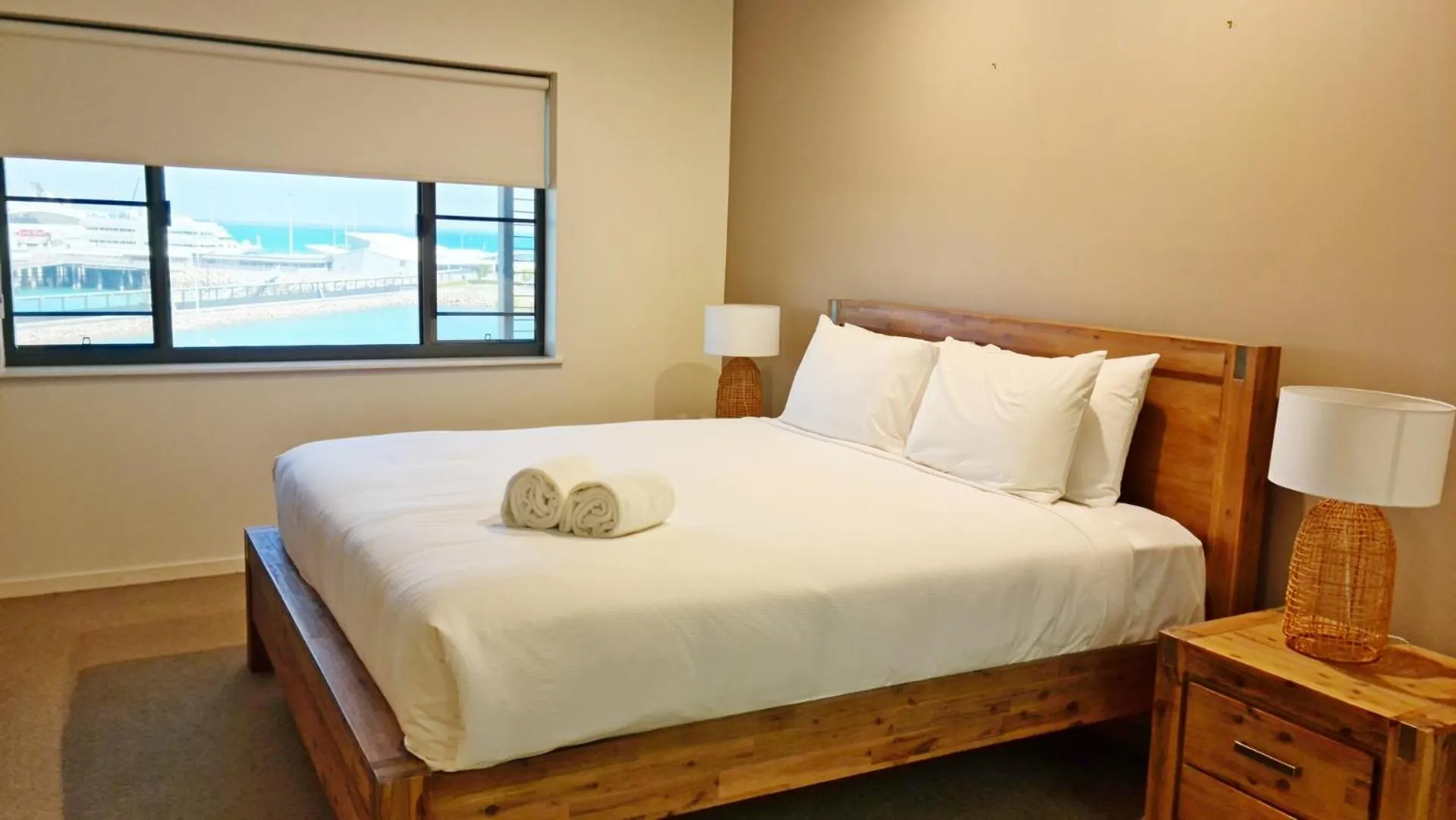Bed in Darwin Waterfront Short Stay Apartments