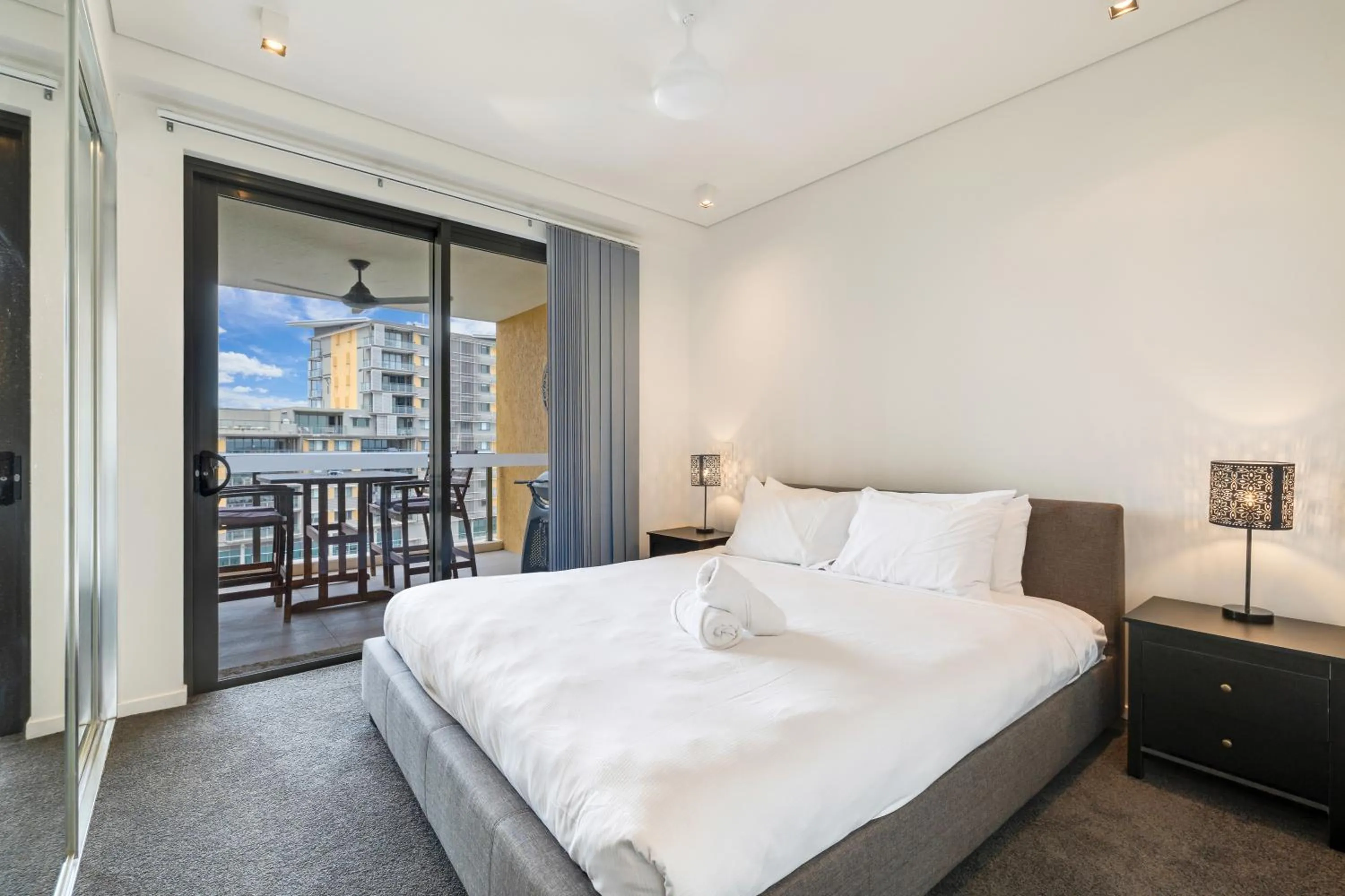 Bedroom, Bed in Darwin Waterfront Short Stay Apartments