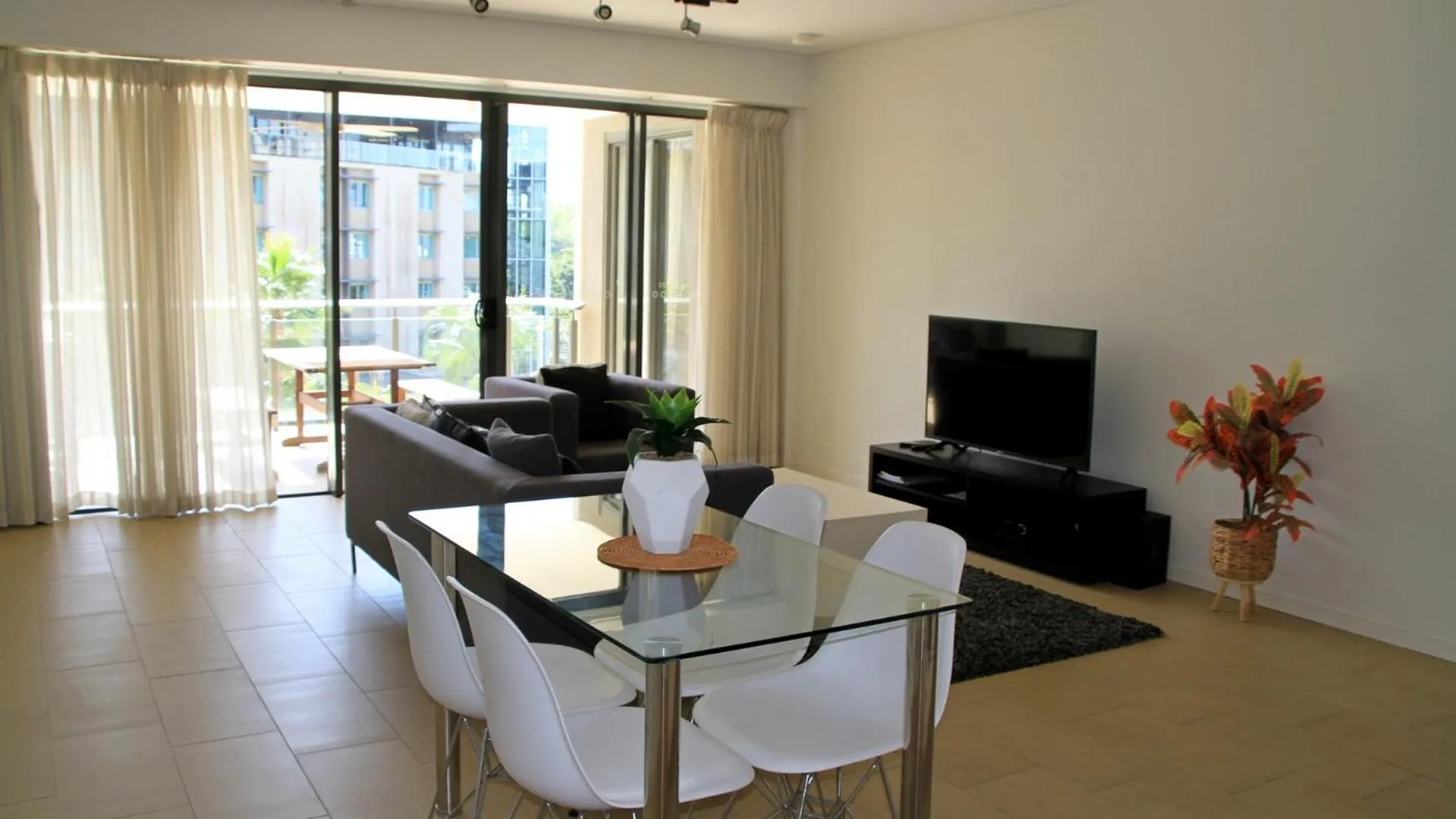 TV and multimedia in Darwin Waterfront Short Stay Apartments