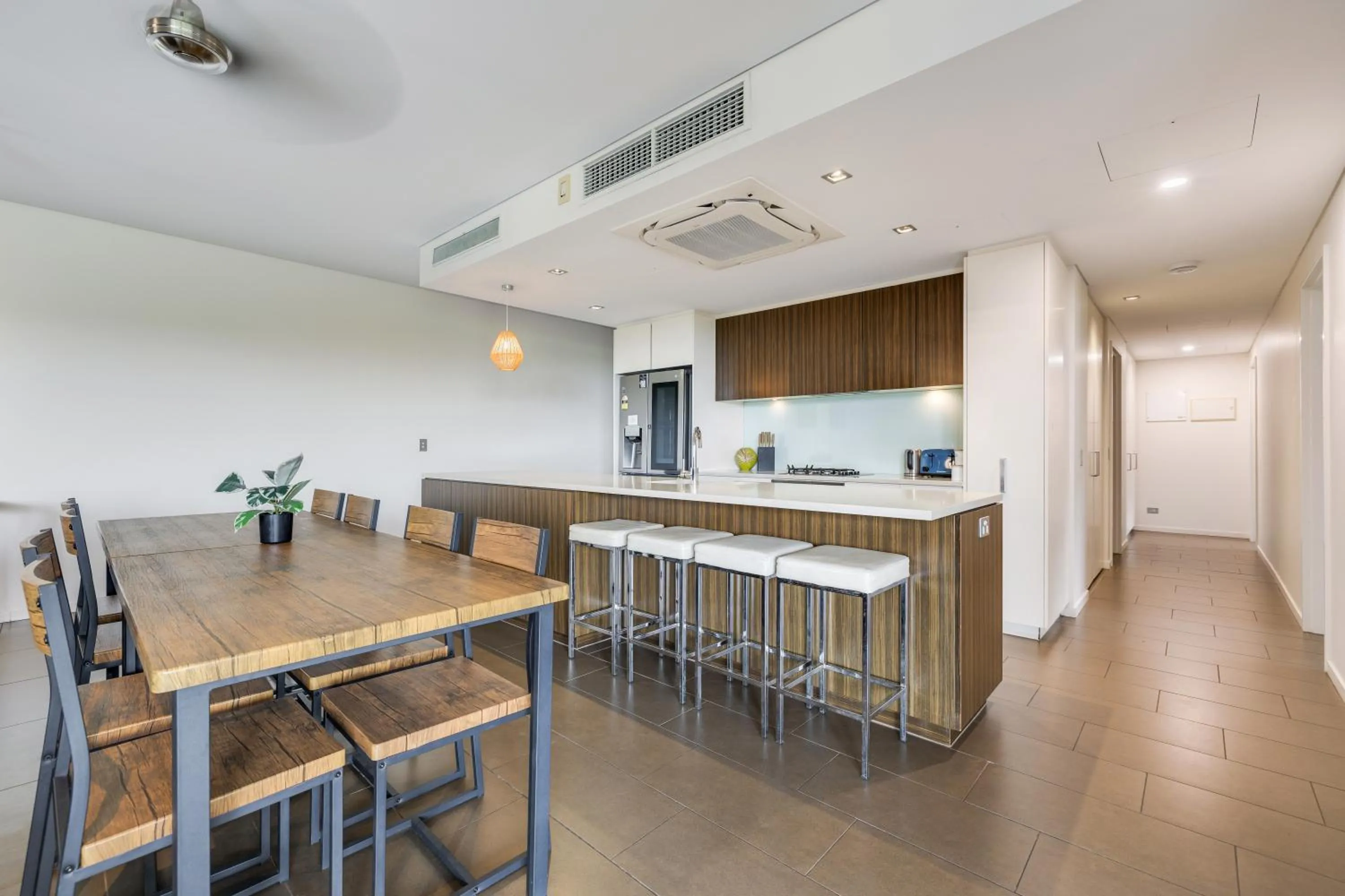 Kitchen or kitchenette in Darwin Waterfront Short Stay Apartments