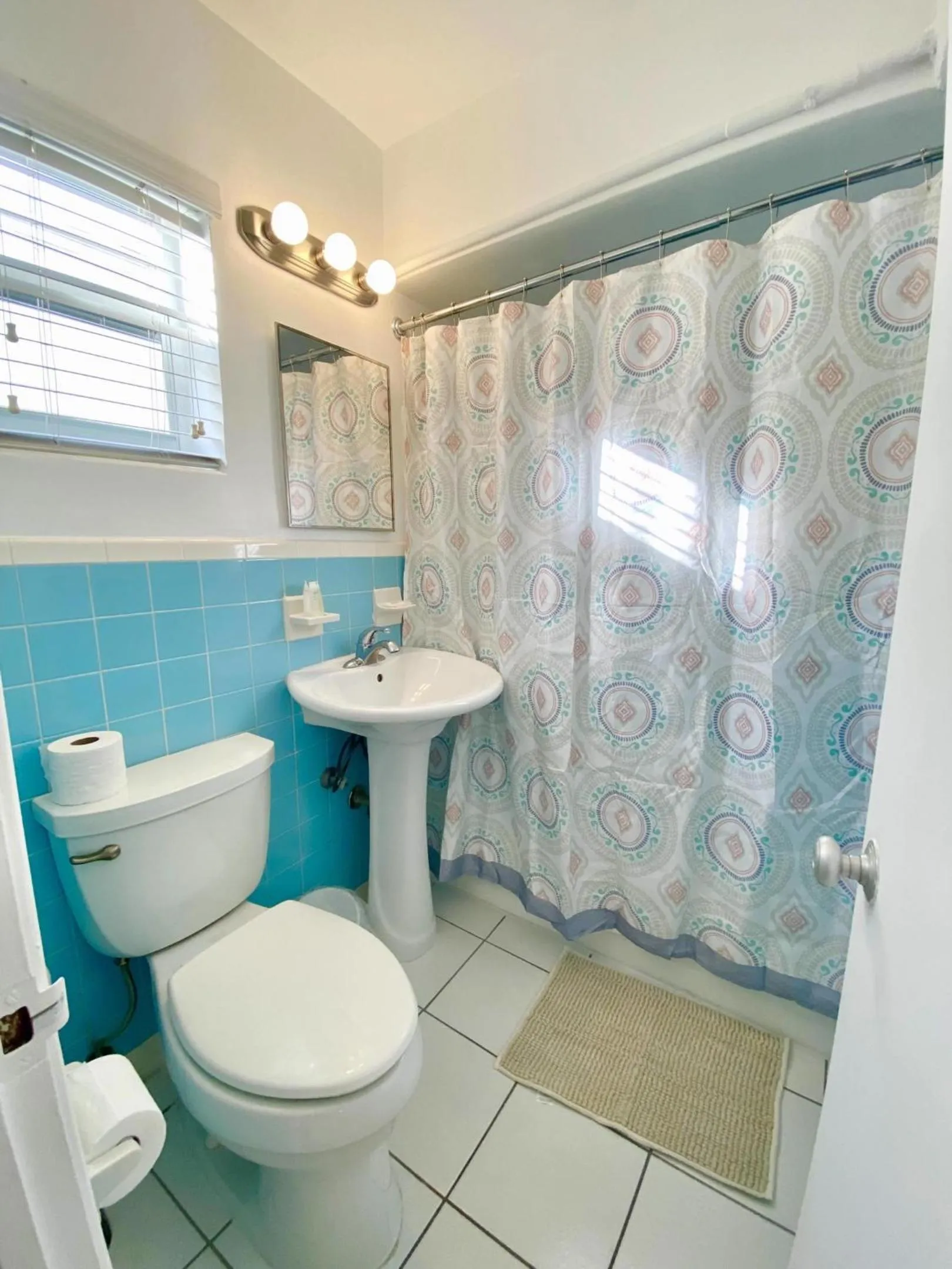 Property building in Southwinds Inn by The Gold Nests