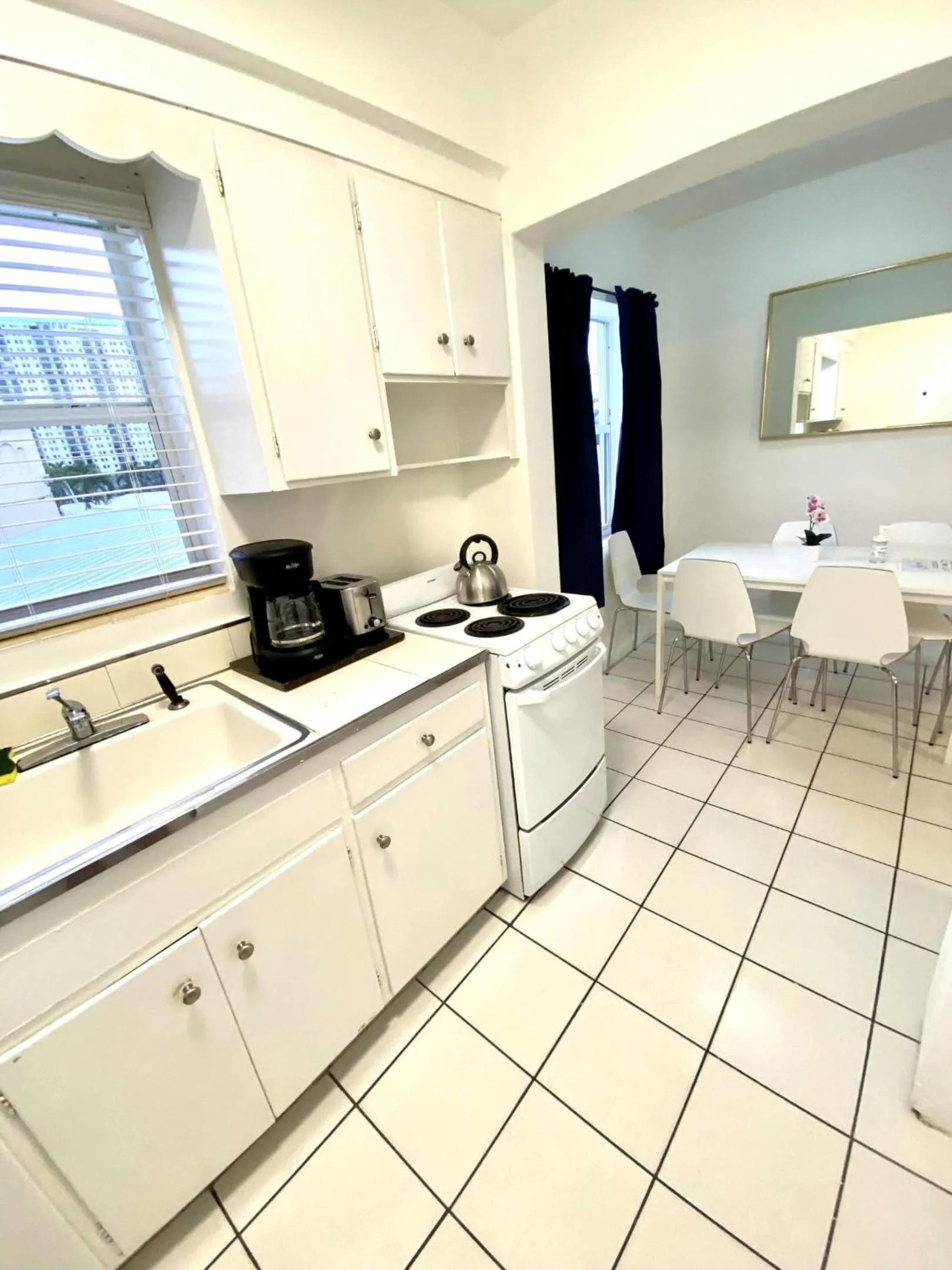 Property building in Southwinds Inn by The Gold Nests