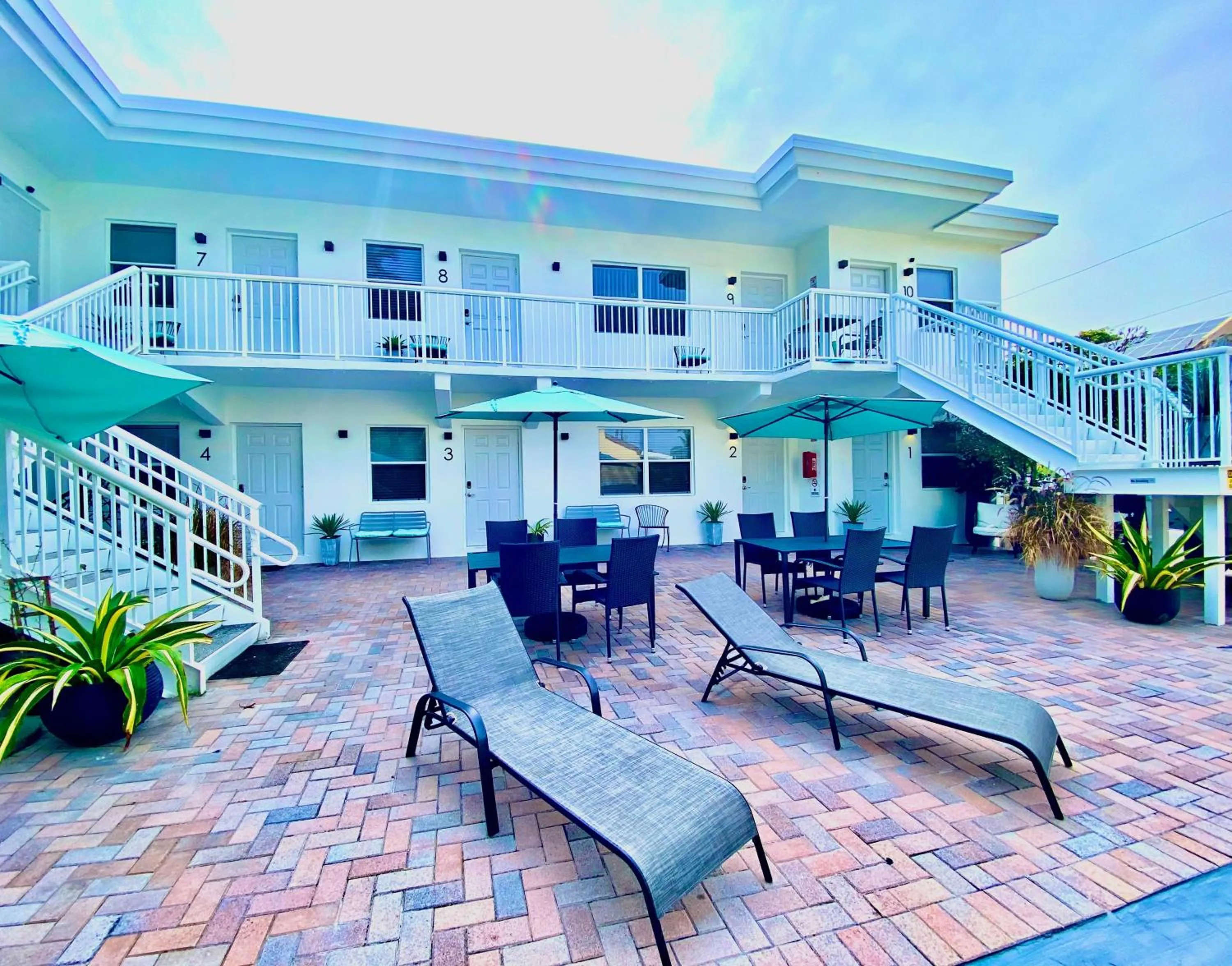 Property building in Southwinds Inn by The Gold Nests