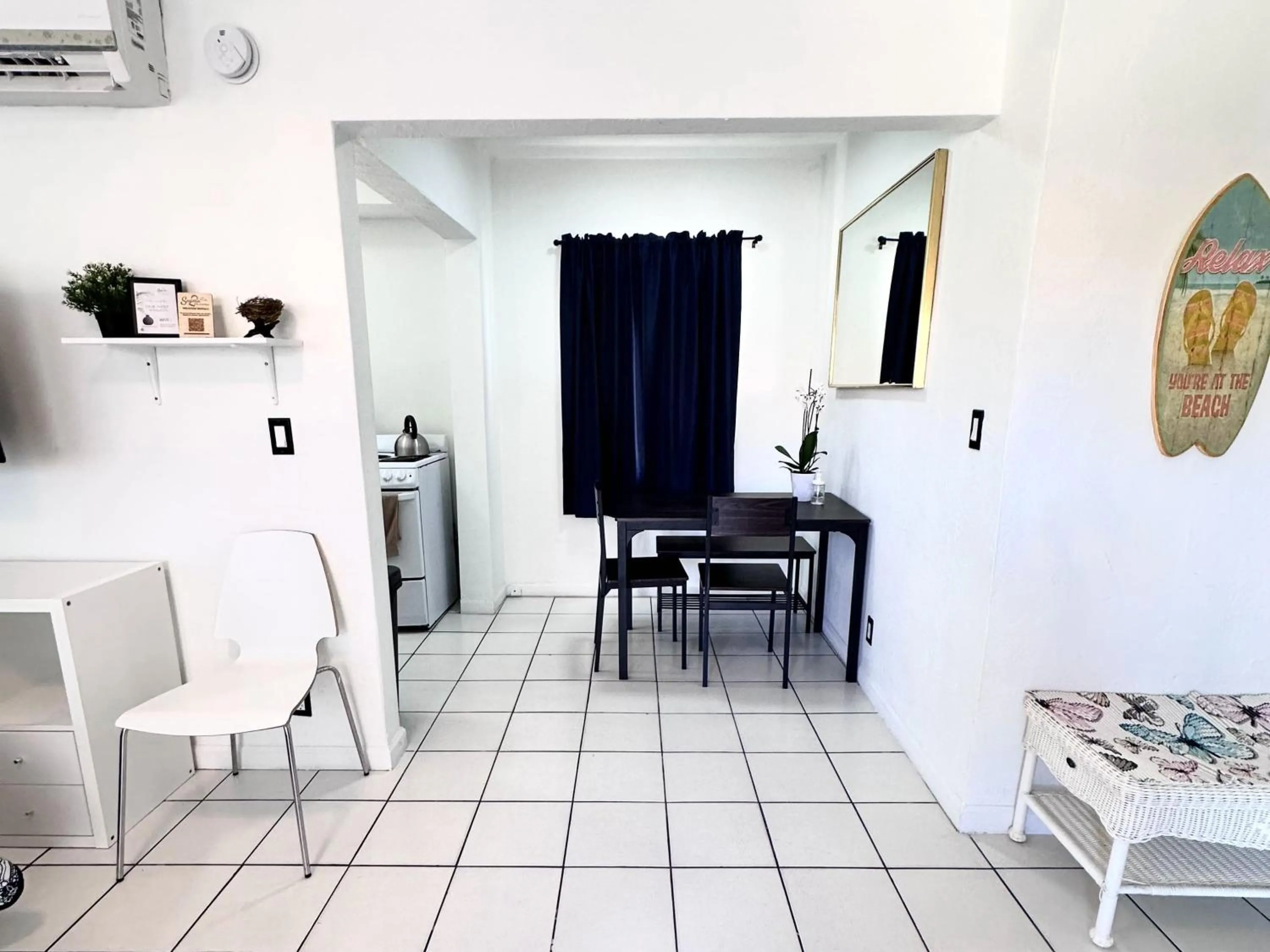 Kitchen or kitchenette in Southwinds Inn by The Gold Nests