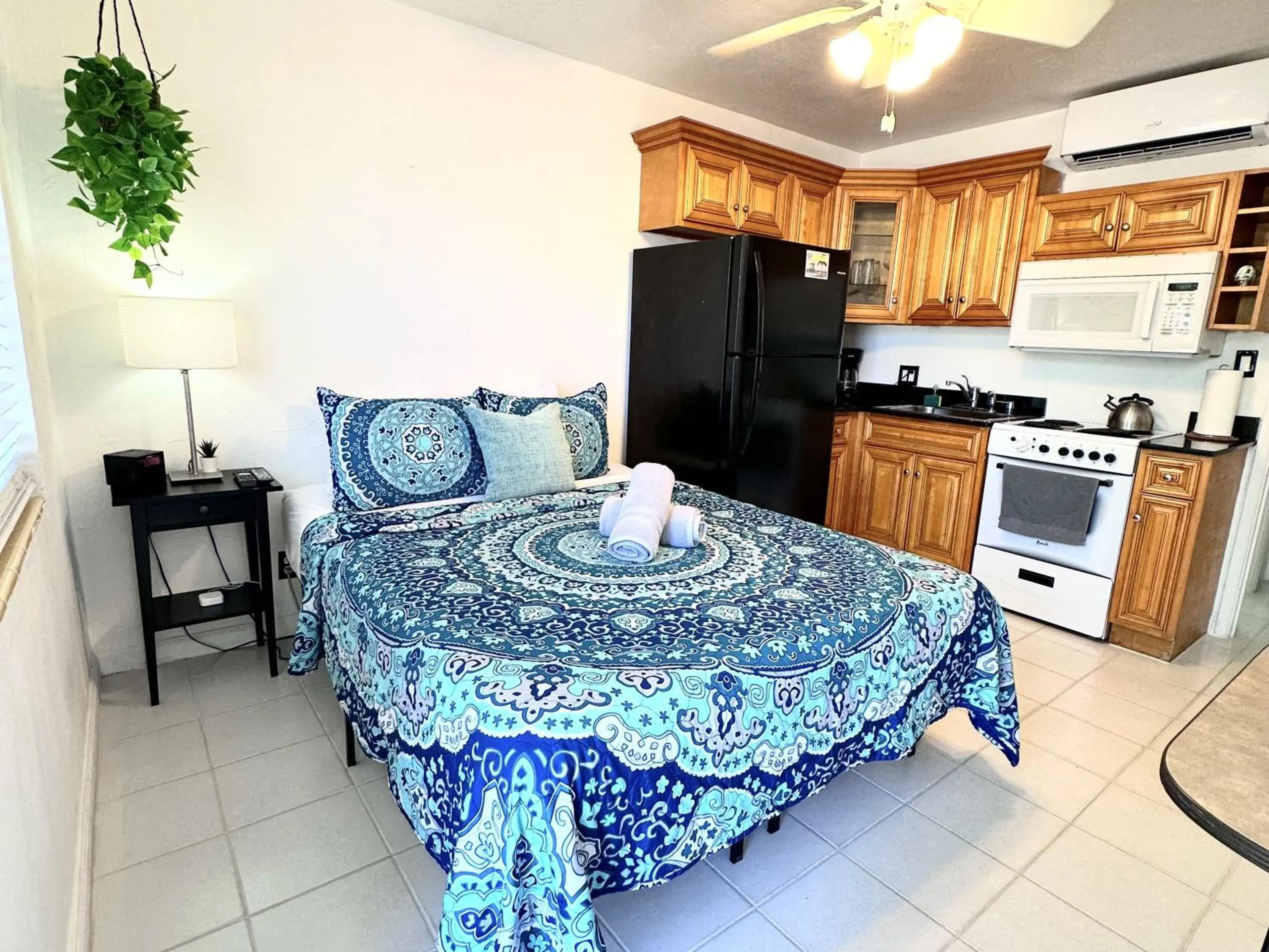 Kitchen or kitchenette in Southwinds Inn by The Gold Nests
