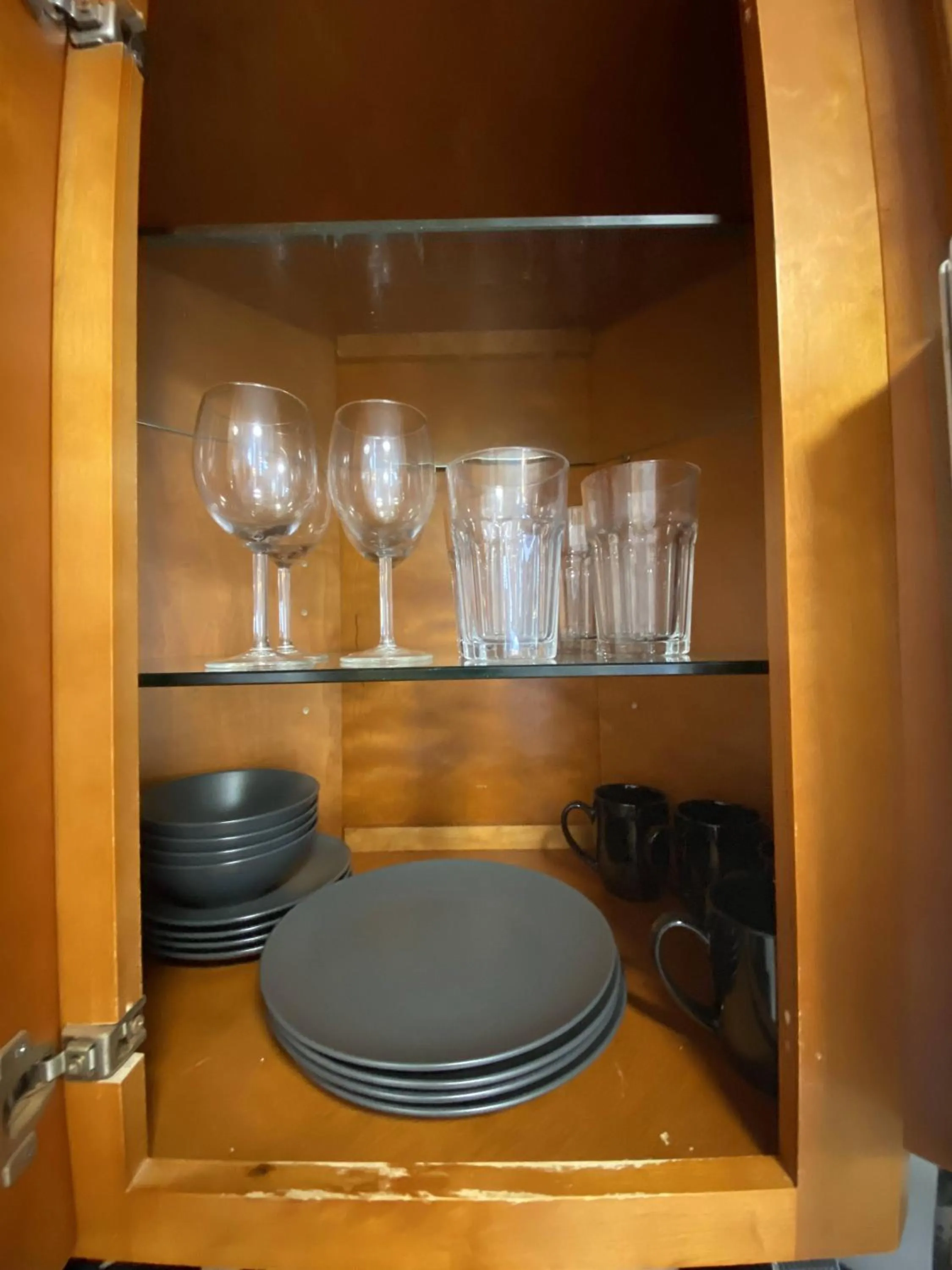 Kitchen or kitchenette in Southwinds Inn by The Gold Nests