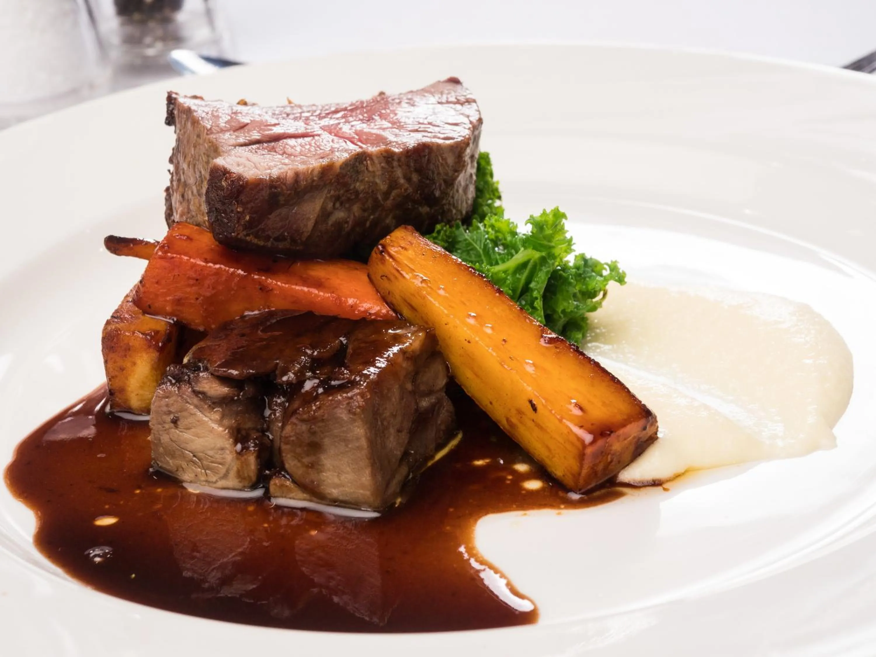 Food in Oaks Hotel and Leisure Club