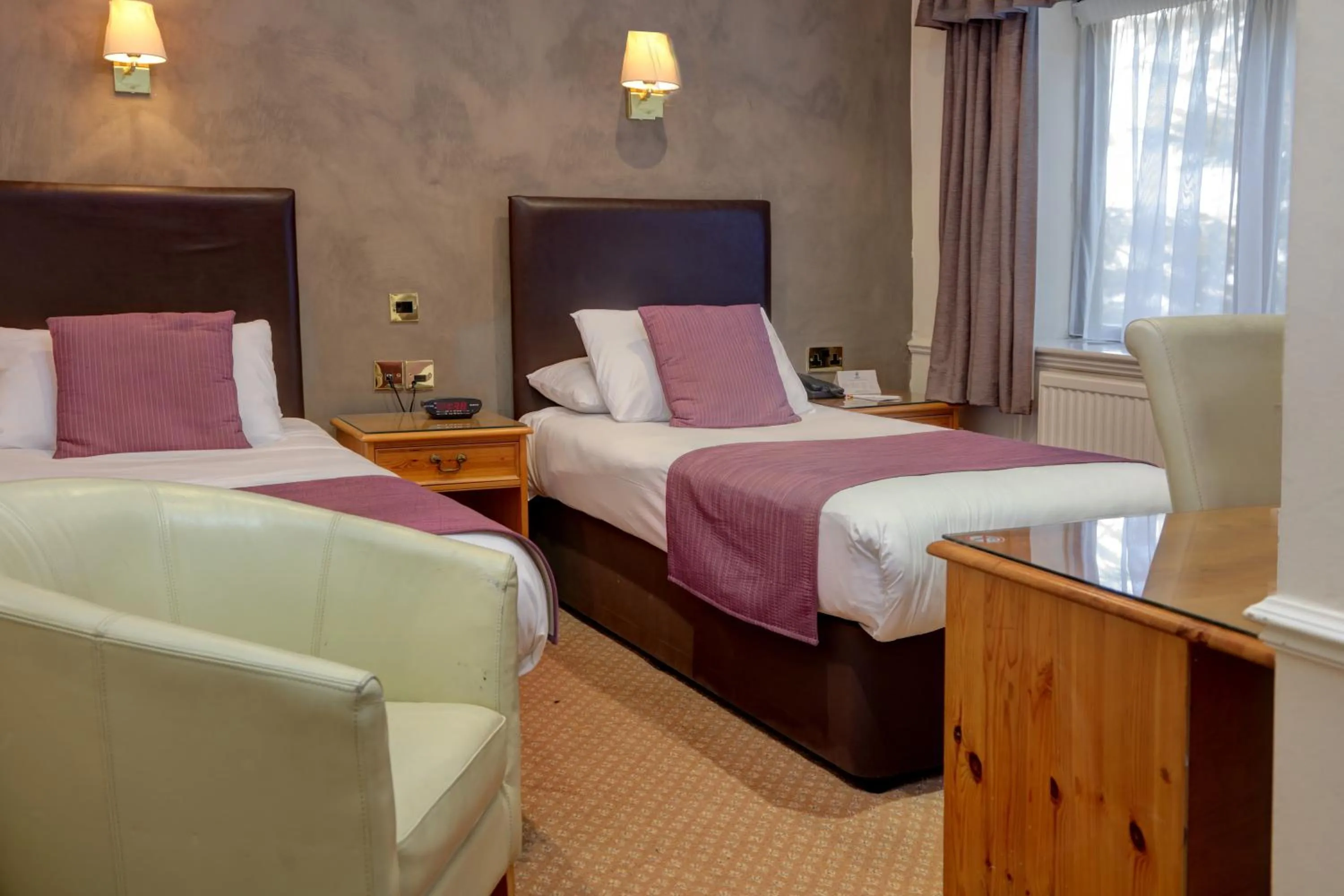 Bed in Oaks Hotel and Leisure Club