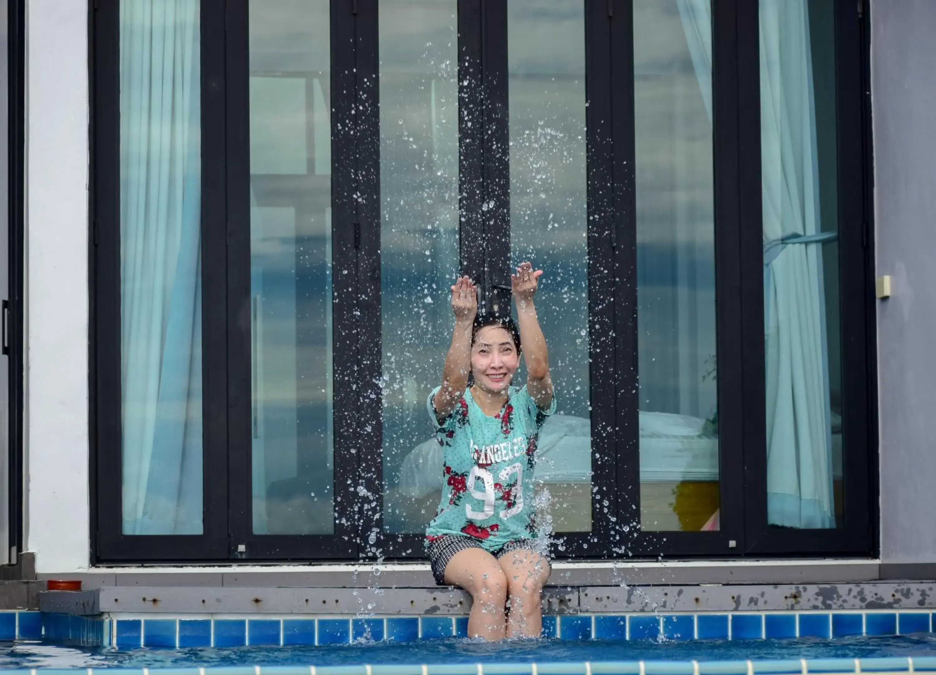 King Room with Pool Access in Golden Tulip Pattaya Beachfront Resort King Room with Pool Access in Golden Tulip Pattaya Beachfront Resort