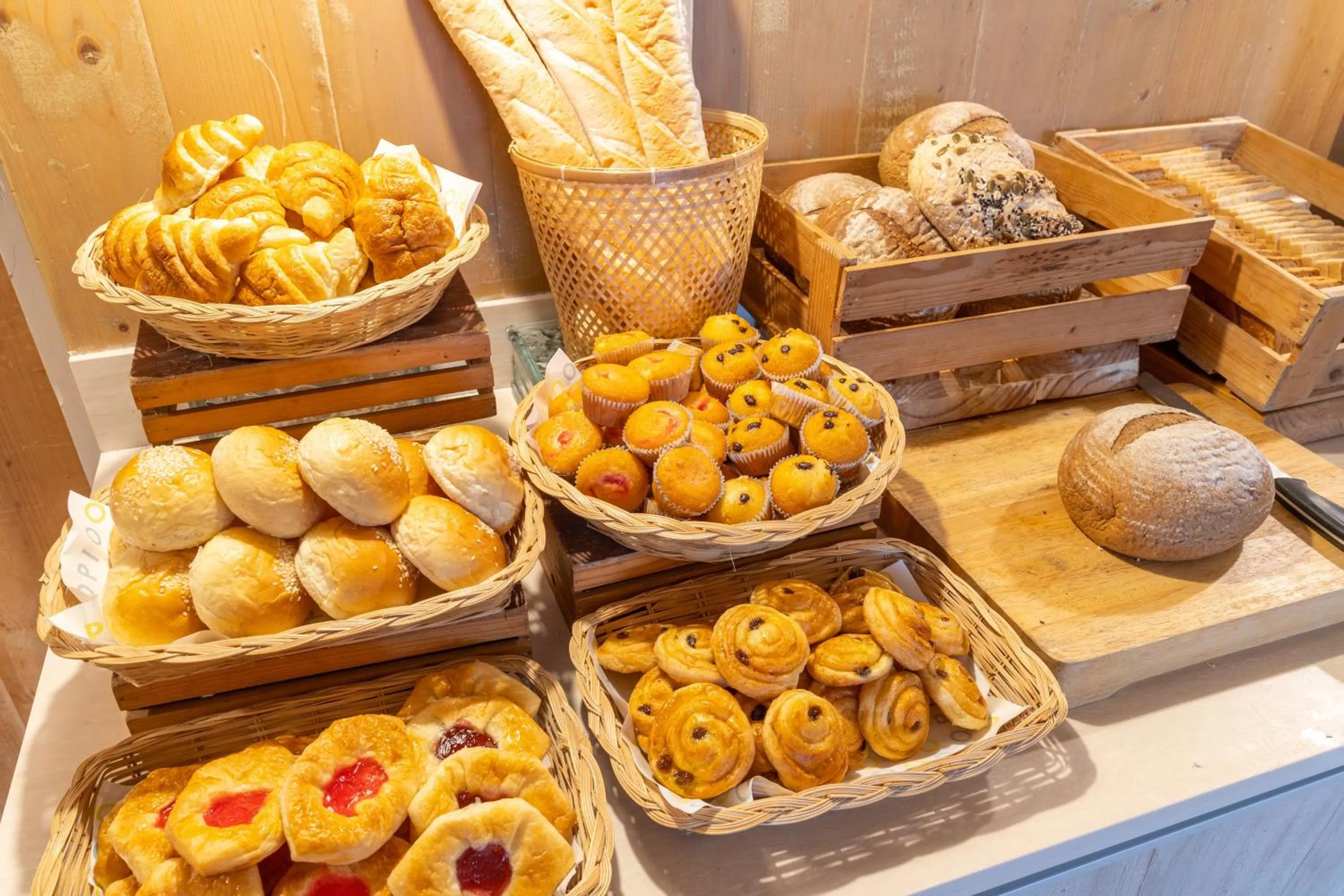 Breakfast in Golden Tulip Pattaya Beachfront Resort