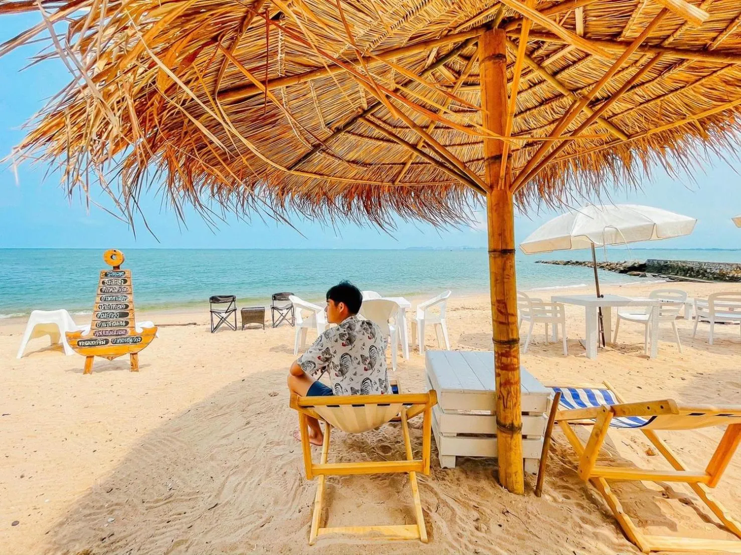 Beach in Golden Tulip Pattaya Beachfront Resort