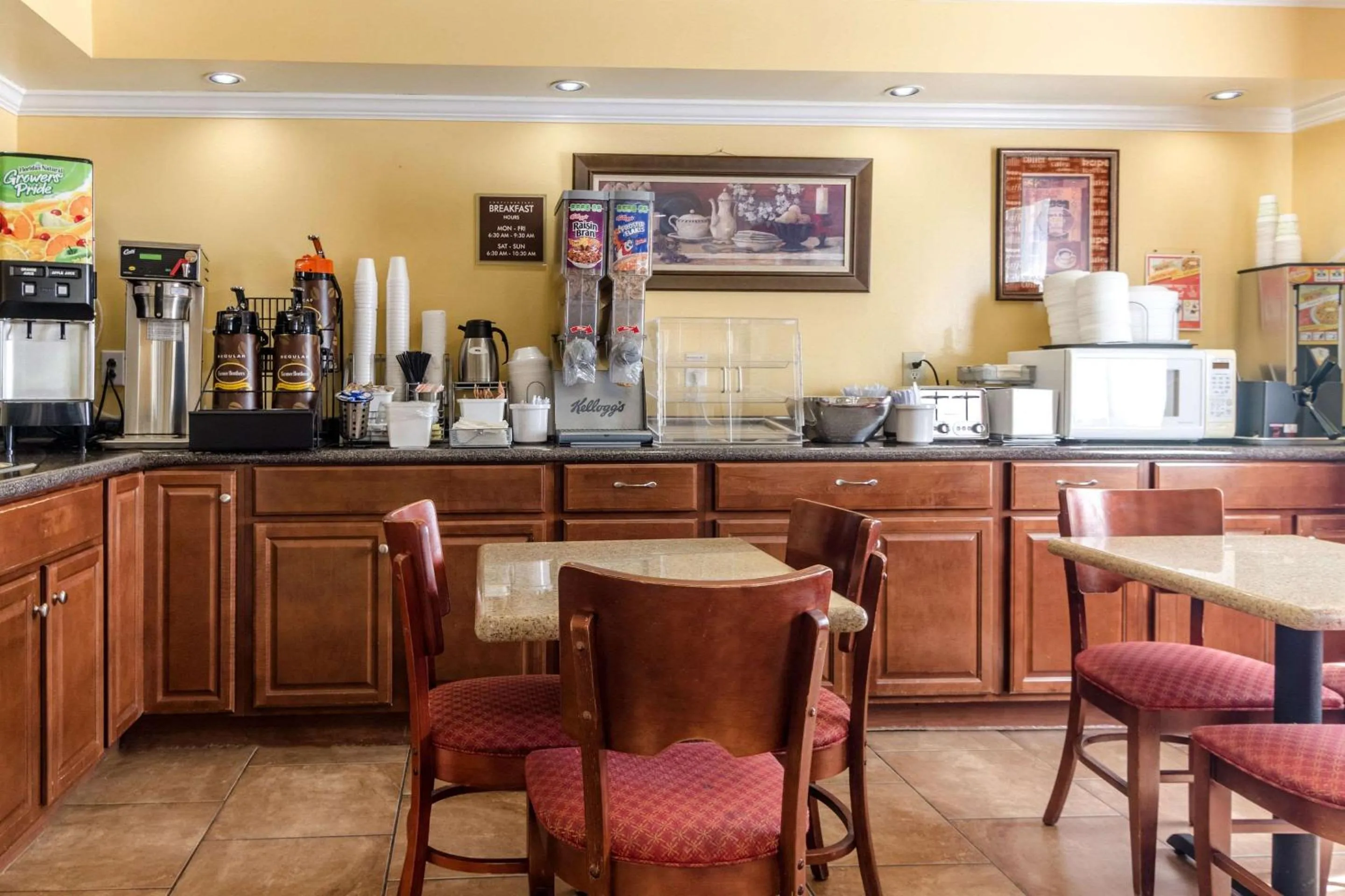 Restaurant/places to eat in Rodeway Inn & Suites Jacksonville near Camp Lejeune