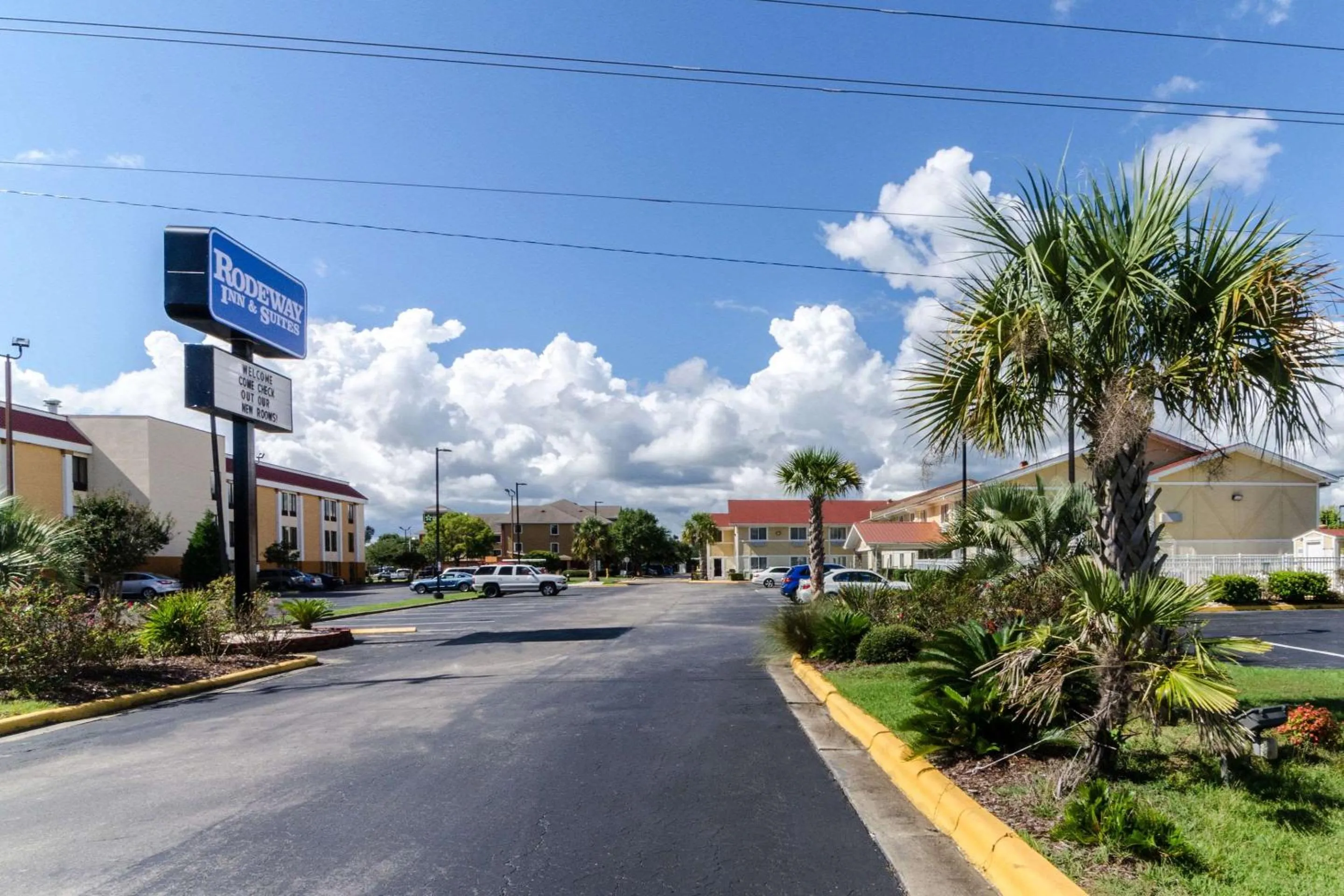 Property building in Rodeway Inn & Suites Jacksonville near Camp Lejeune