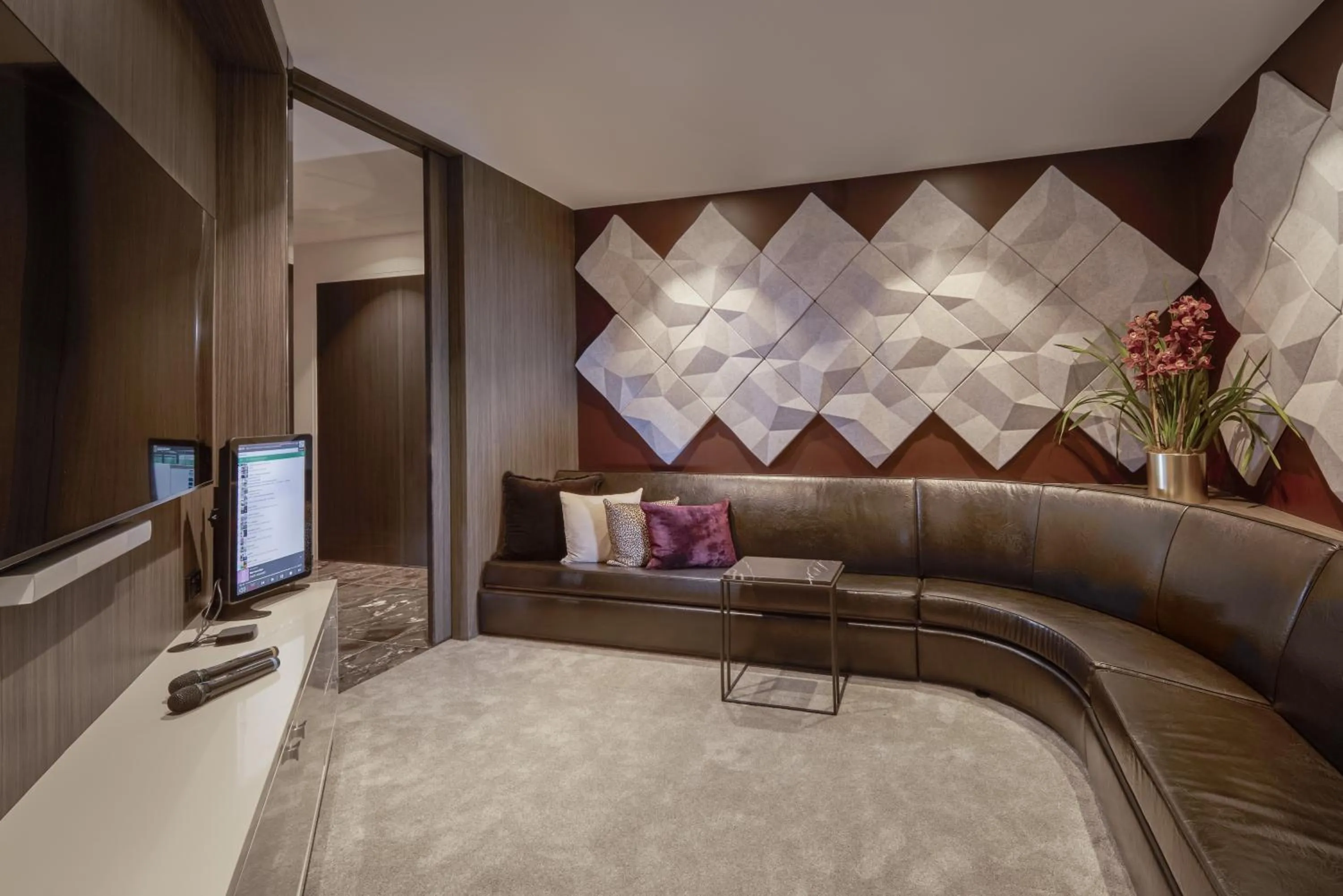 TV and multimedia in Emporium Hotel South Bank