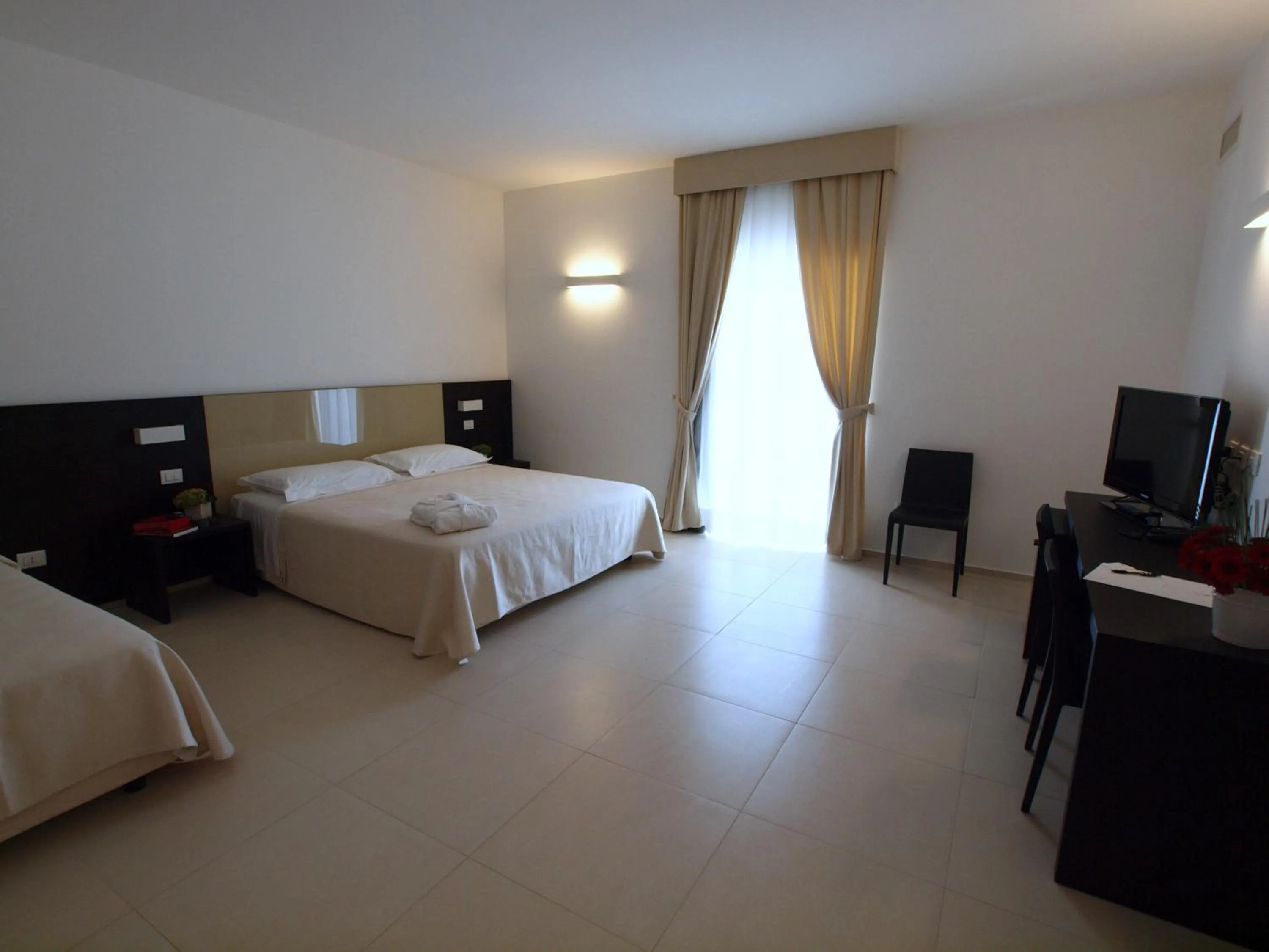 Photo of the whole room, Bed in Hotel Villa San Bartolo