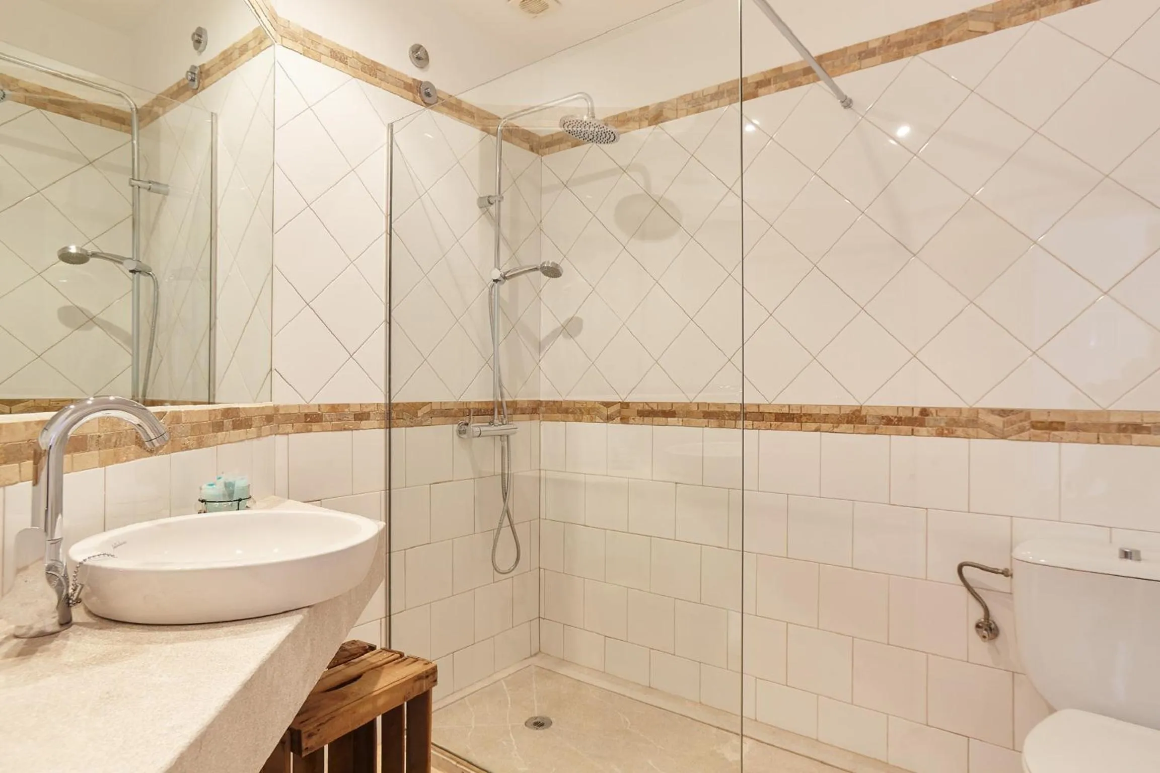 Shower in Apartamentos Castaví