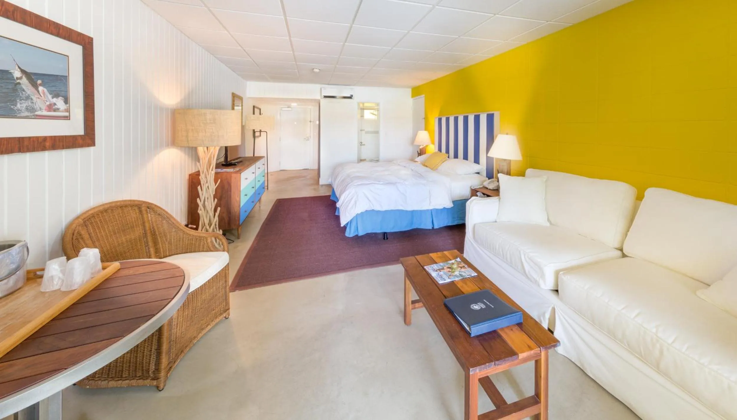 Photo of the whole room, Bed in Bimini Big Game Club Resort & Marina