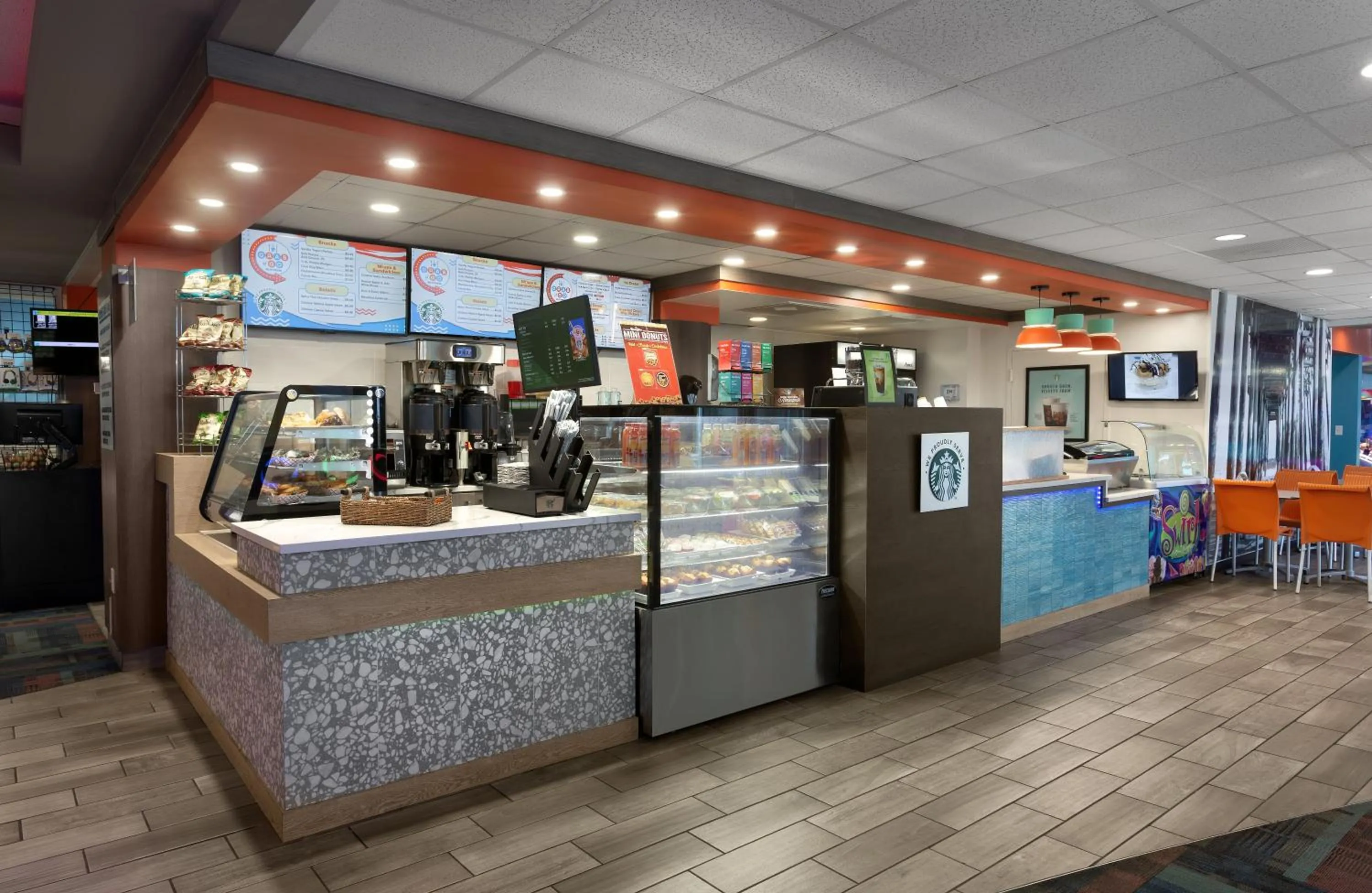 Coffee/tea facilities in Crown Reef Beach Resort and Waterpark