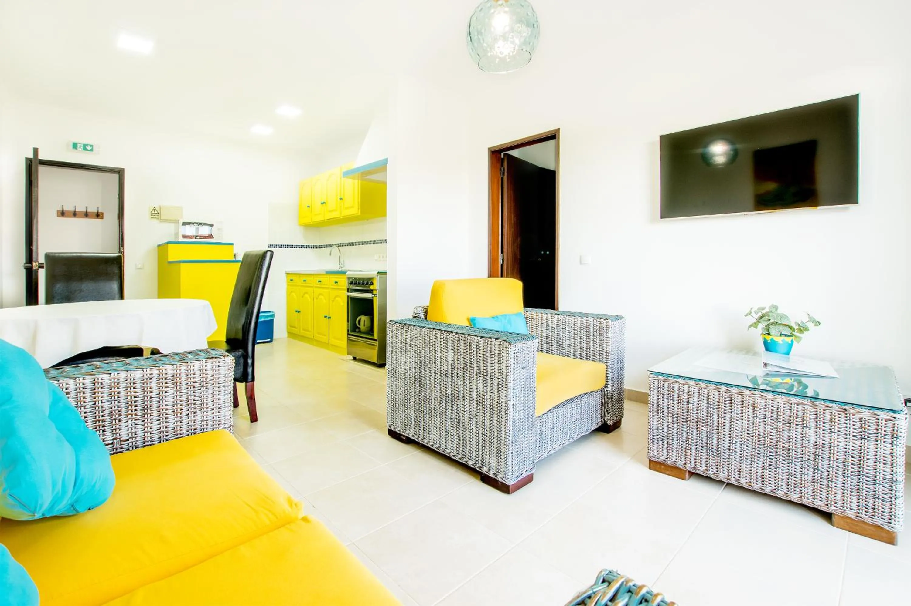 Communal lounge/ TV room in Tonel Apartamentos Turisticos