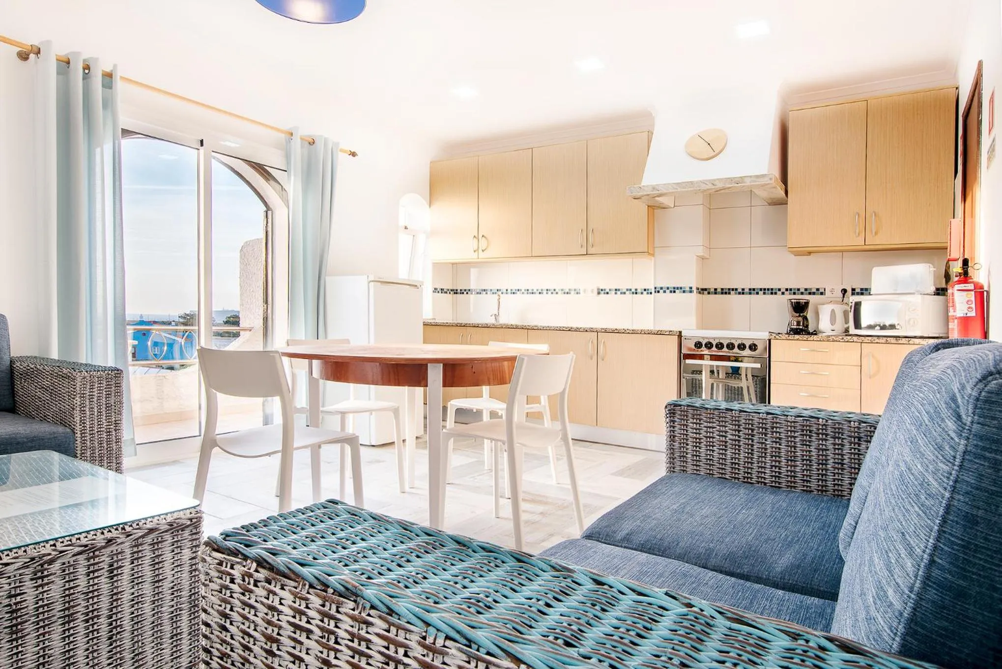 Kitchen or kitchenette in Tonel Apartamentos Turisticos