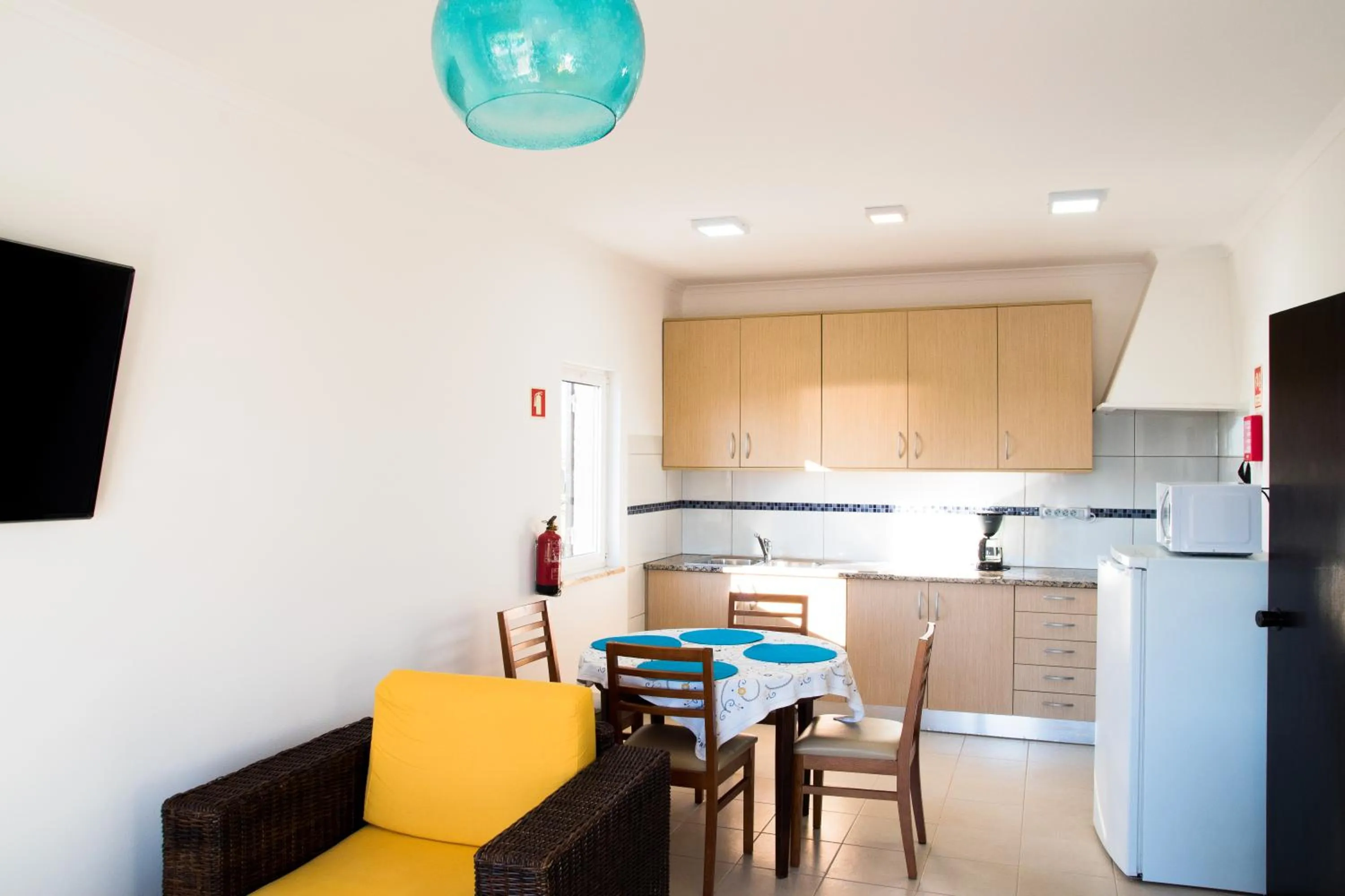 Kitchen or kitchenette in Tonel Apartamentos Turisticos