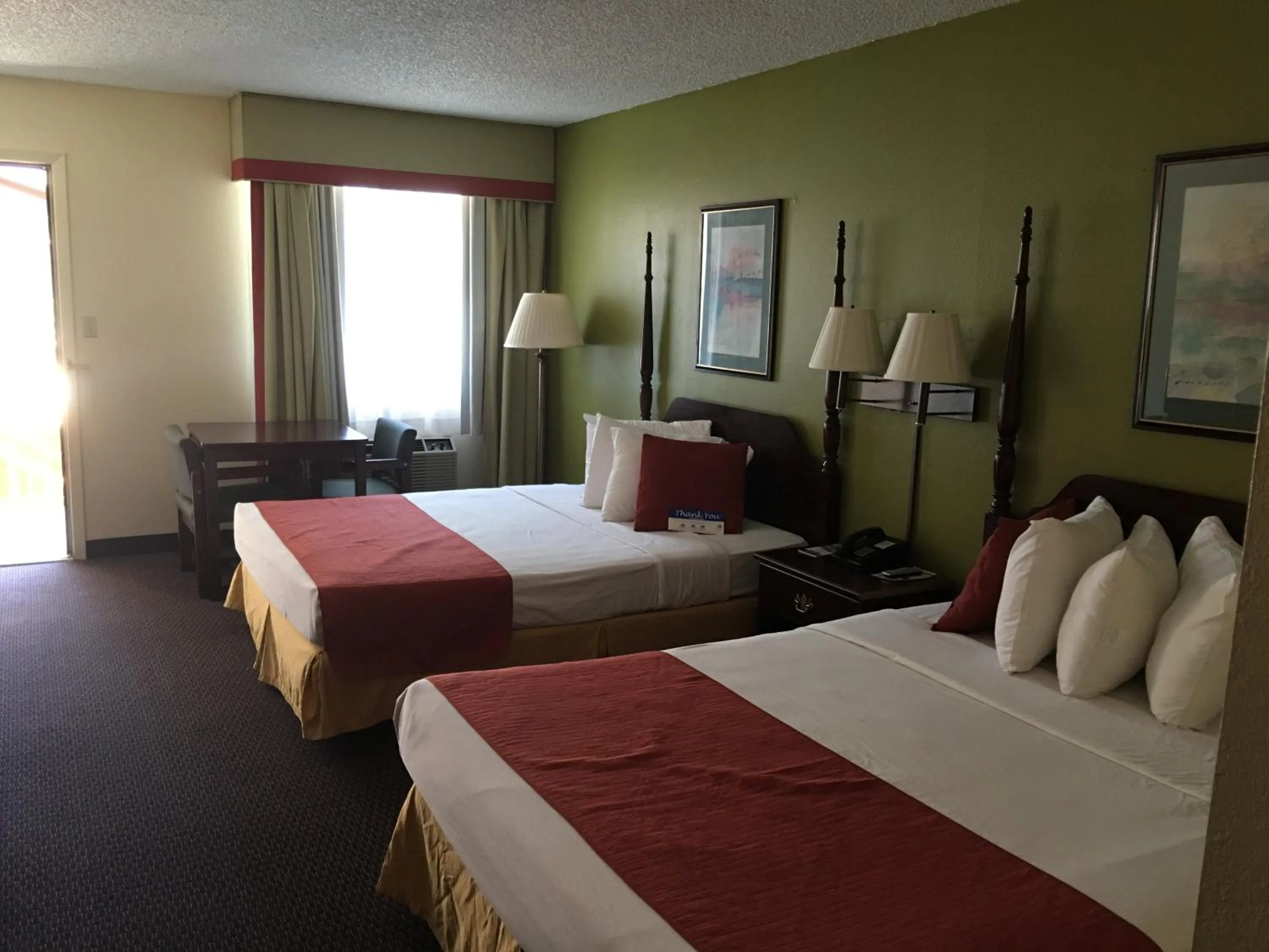 Bedroom, Bed in Americas Best Value Inn - Malvern