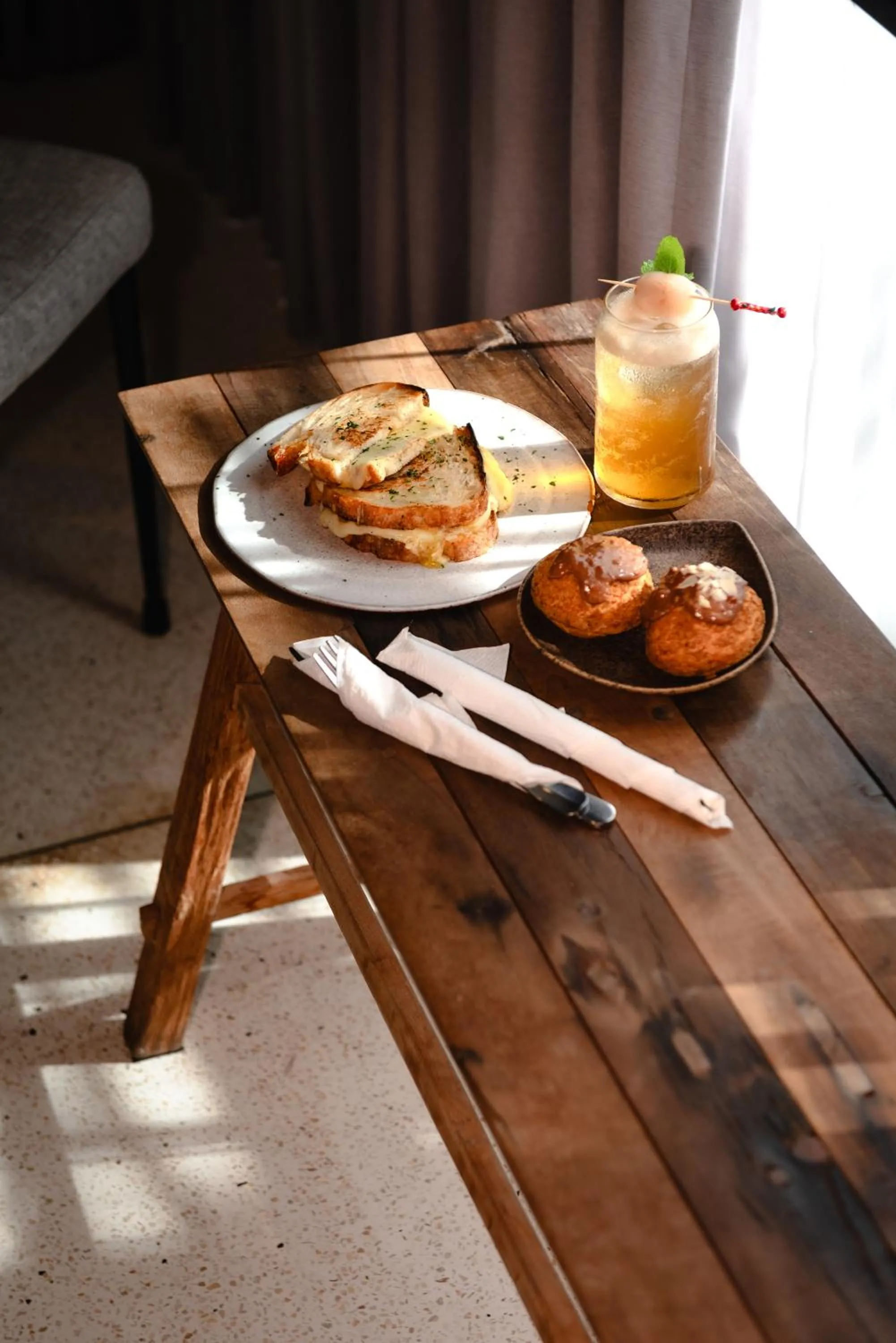 room service in ARTOTEL Haniman Ubud