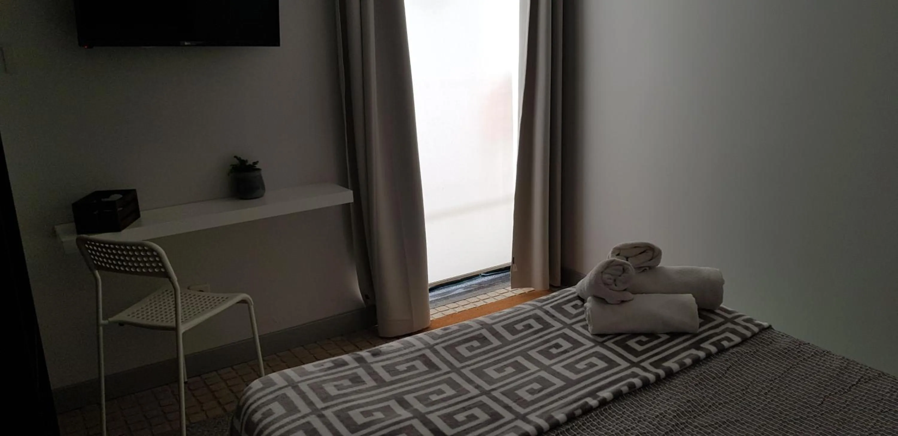 Photo of the whole room, Bed in Leao de Ouro