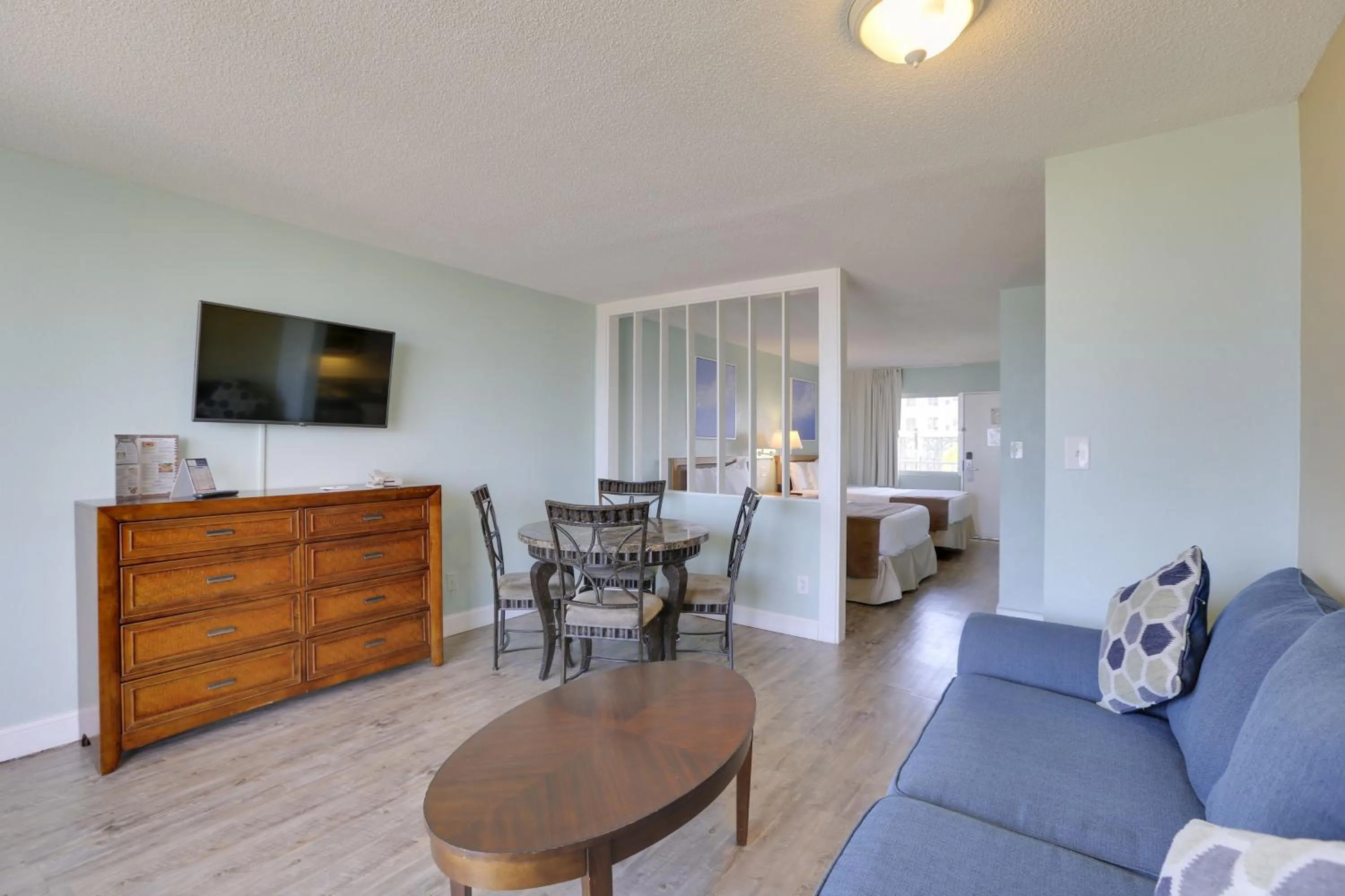 Living room in The Beachview Inn Clearwater Beach