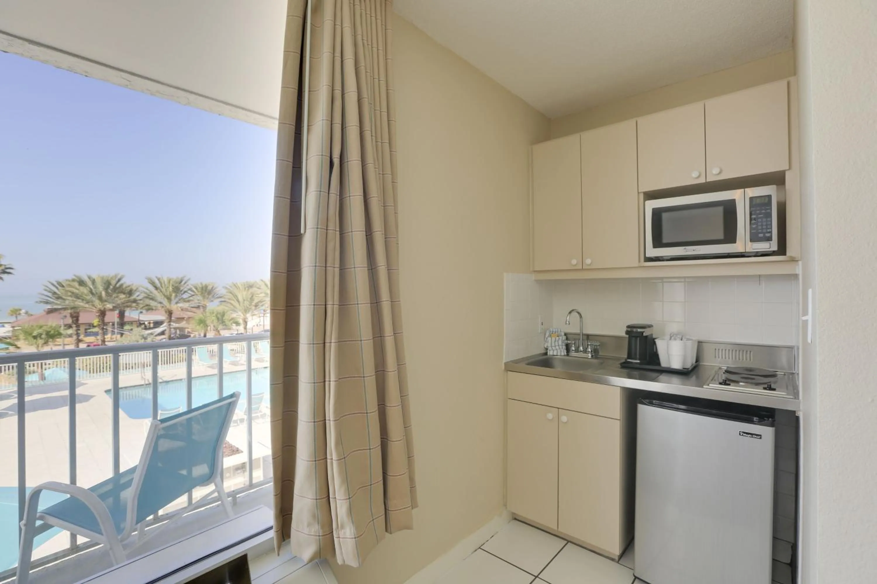 kitchen in The Beachview Inn Clearwater Beach
