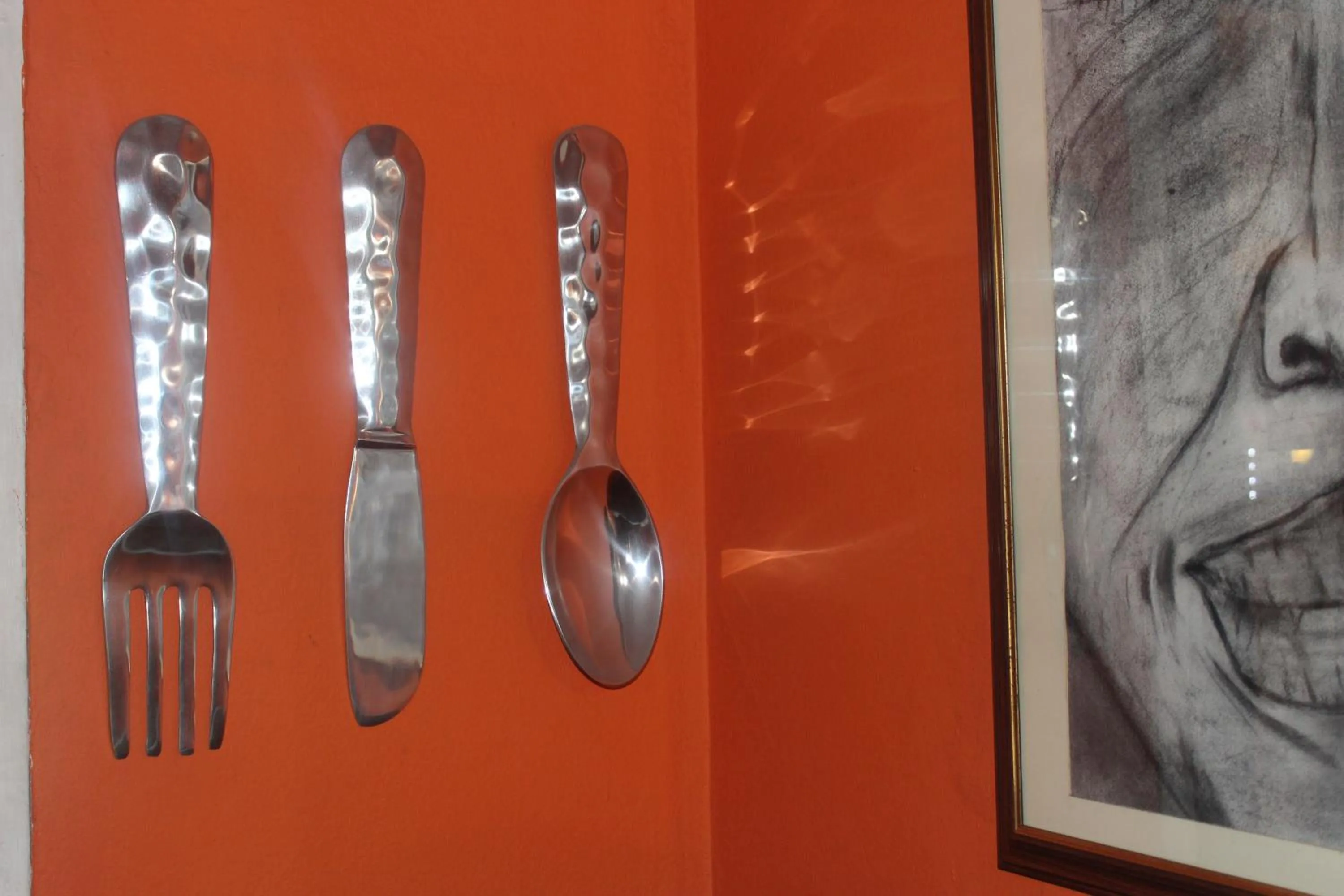 Restaurant/places to eat in Altamont West Hotel