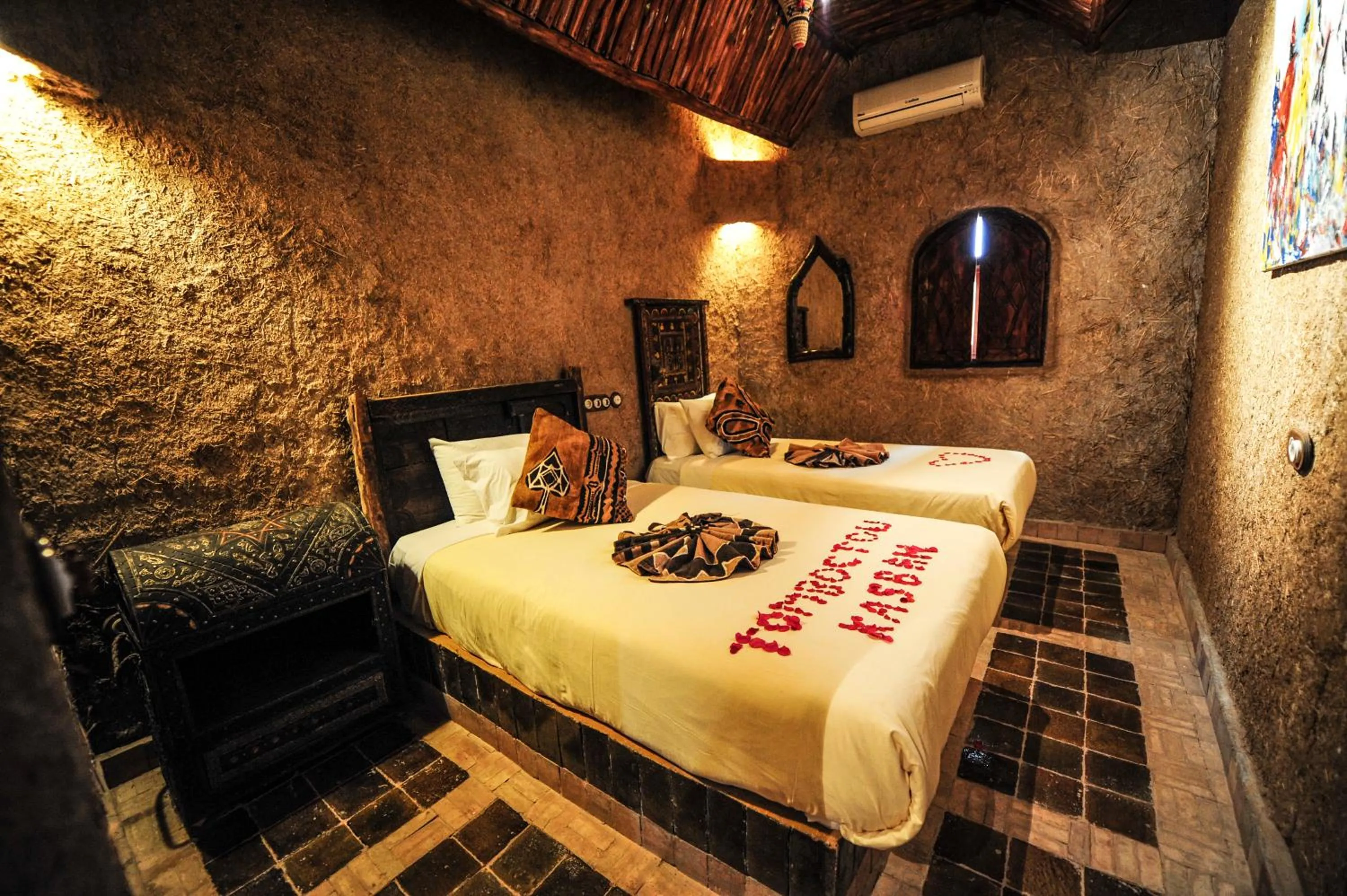 Photo of the whole room, Bed in Kasbah Hotel Tombouctou