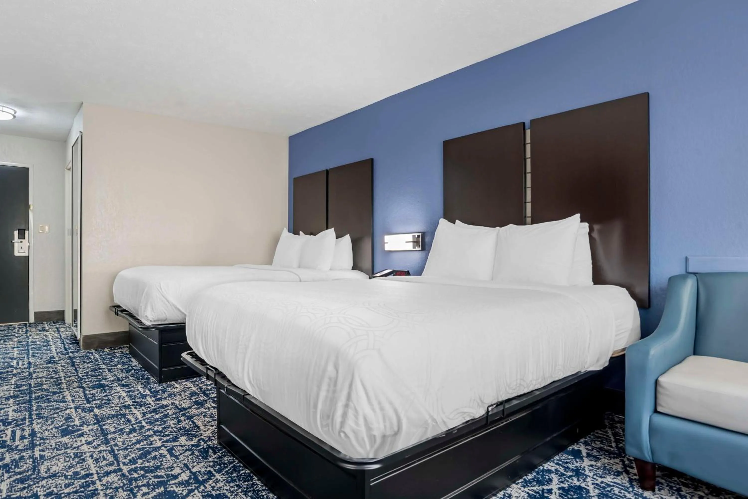 Bedroom, Bed in Best Western Canton Inn