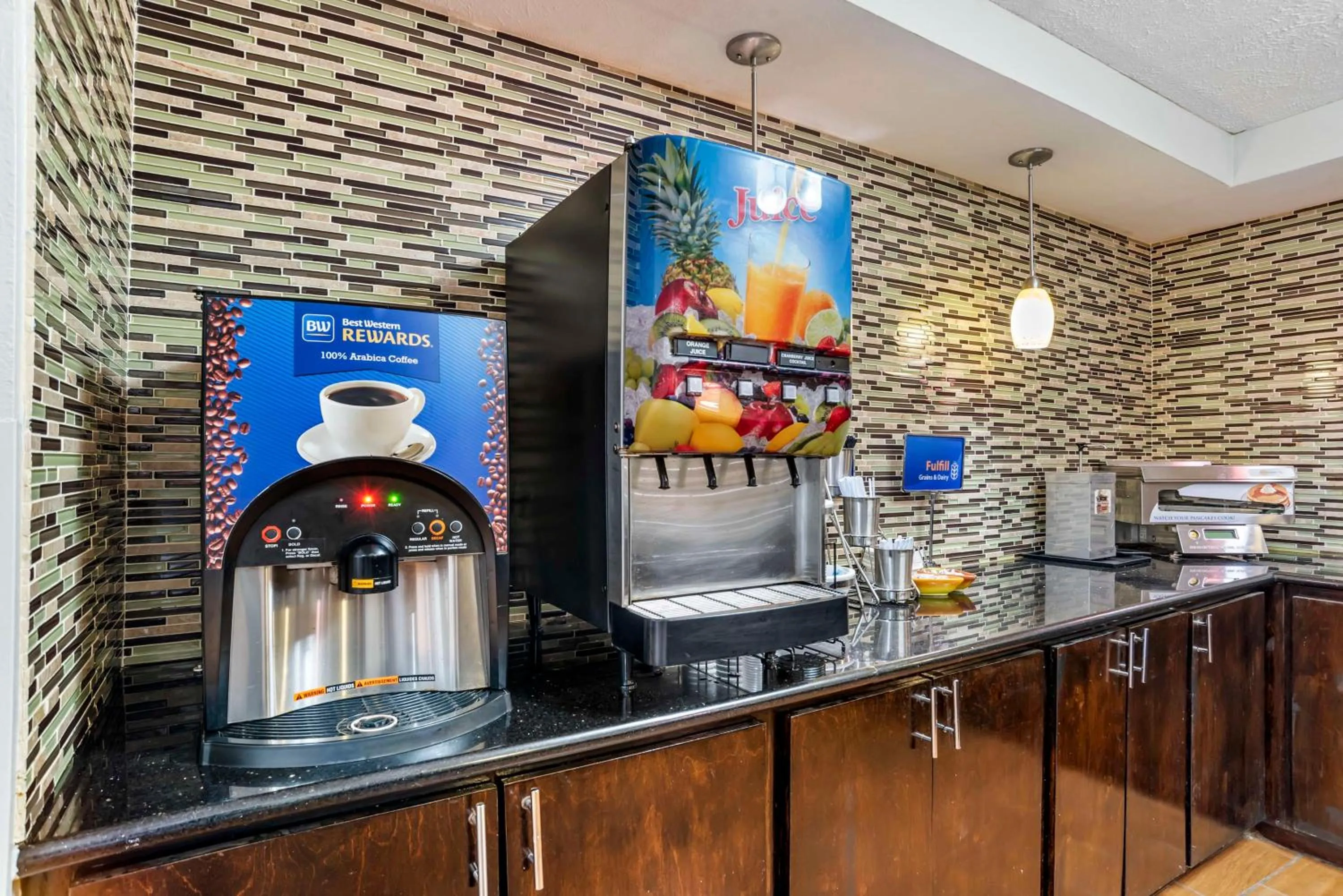 Breakfast in Best Western Canton Inn