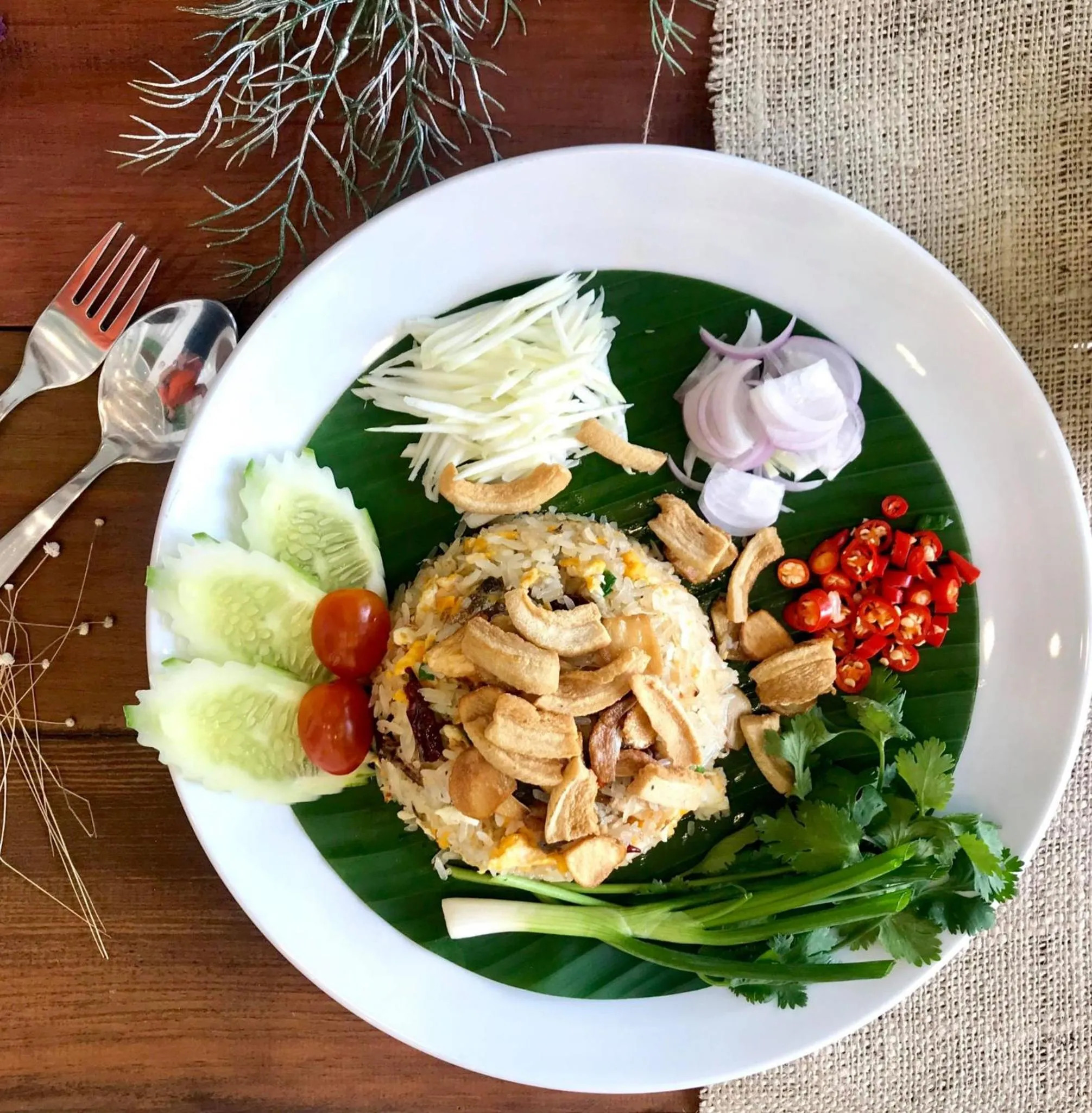 Restaurant/places to eat in Phurinda Residence