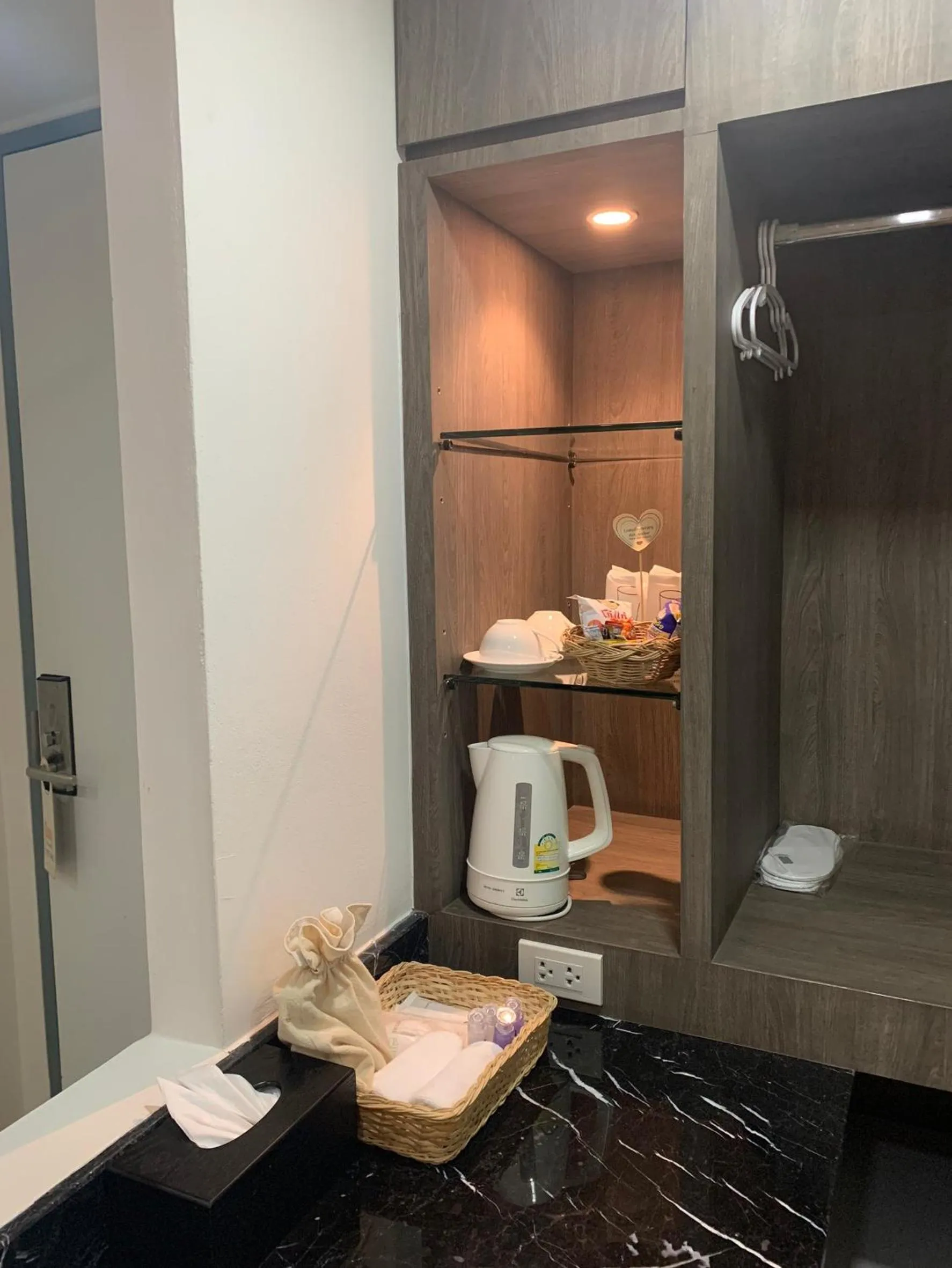 Coffee/tea facilities in Phurinda Residence