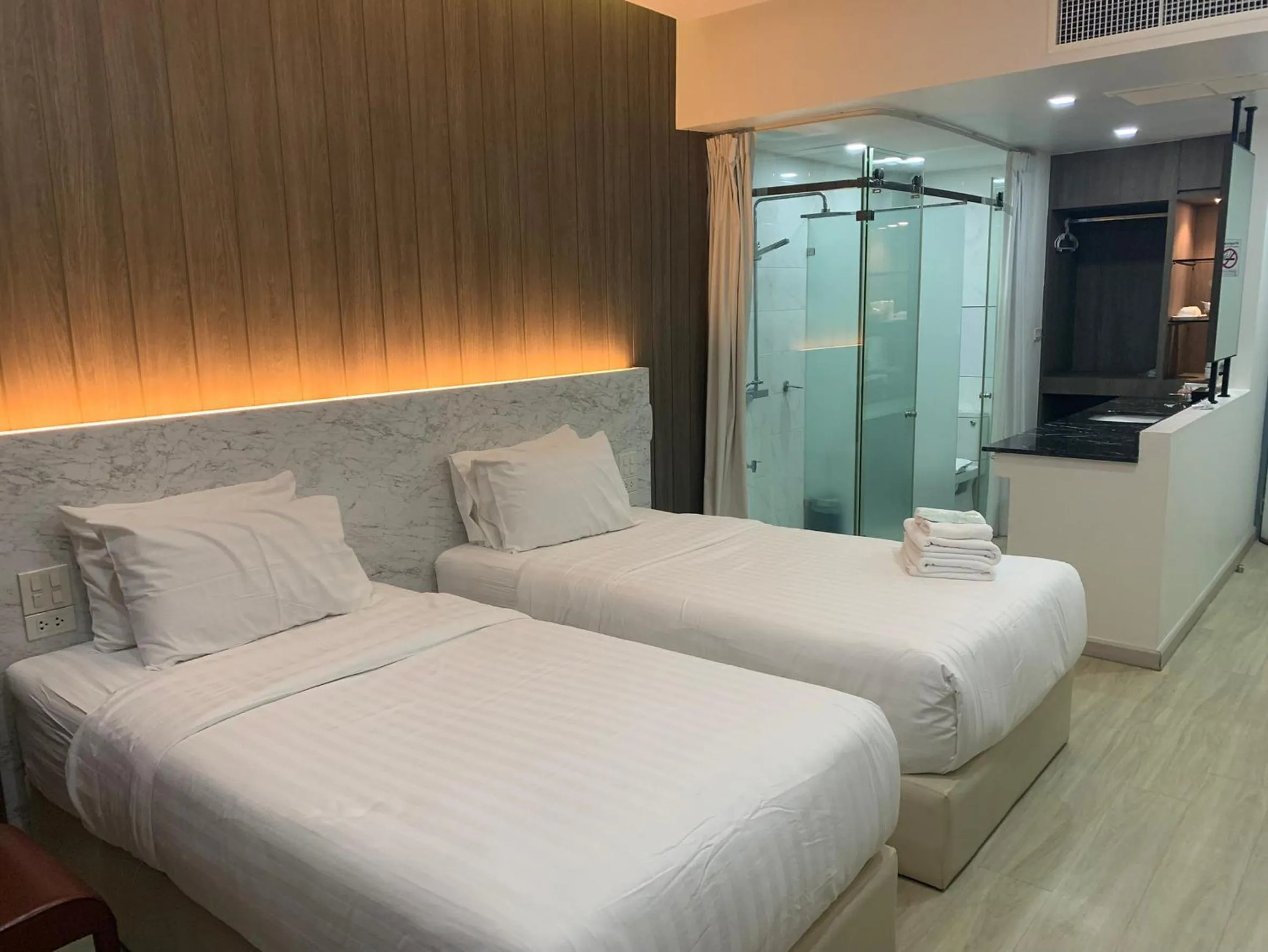 Photo of the whole room, Bed in Phurinda Residence