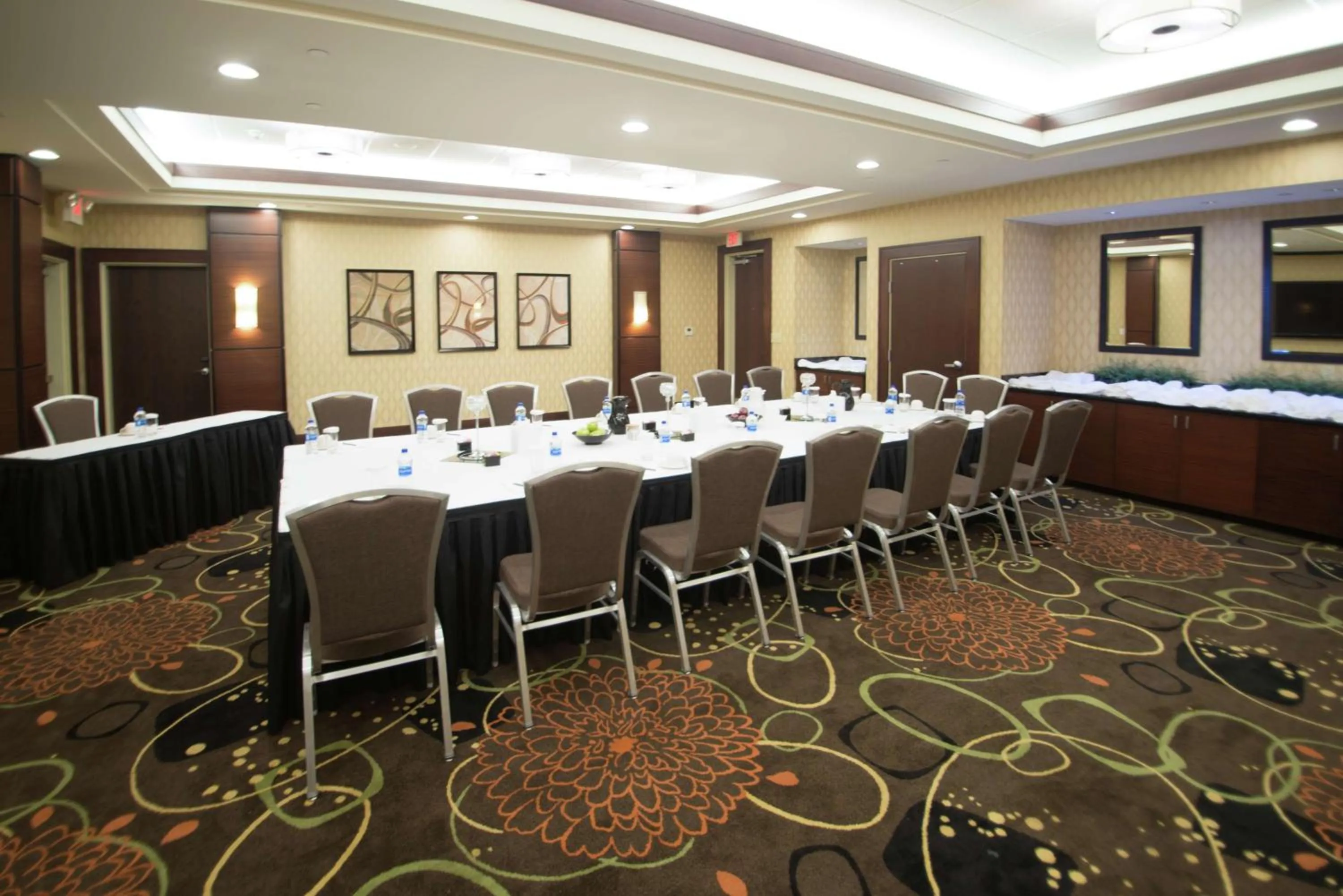 Meeting/conference room in Embassy Suites by Hilton Fayetteville Fort Bragg