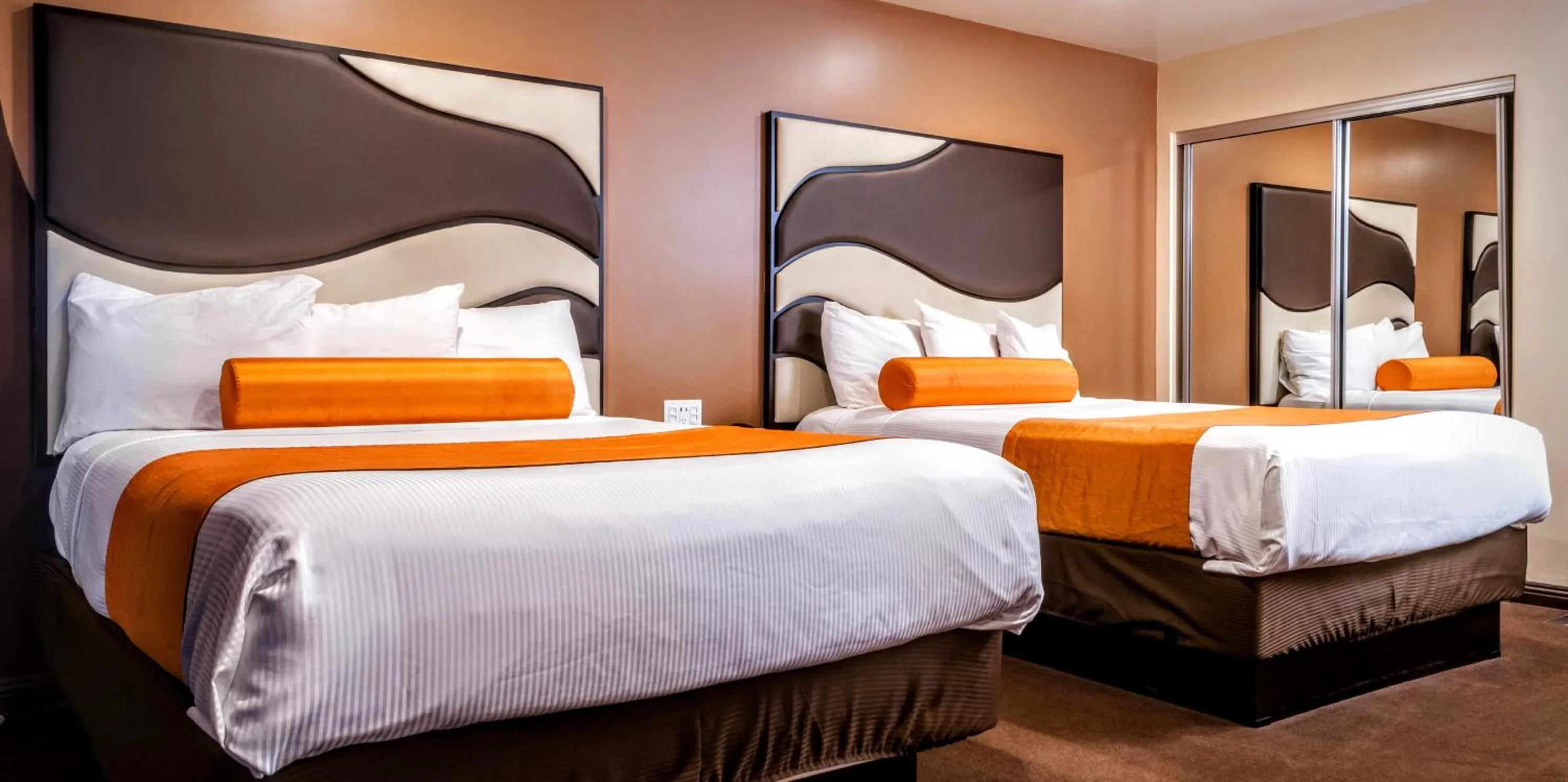 Bed in Redondo Pier Inn