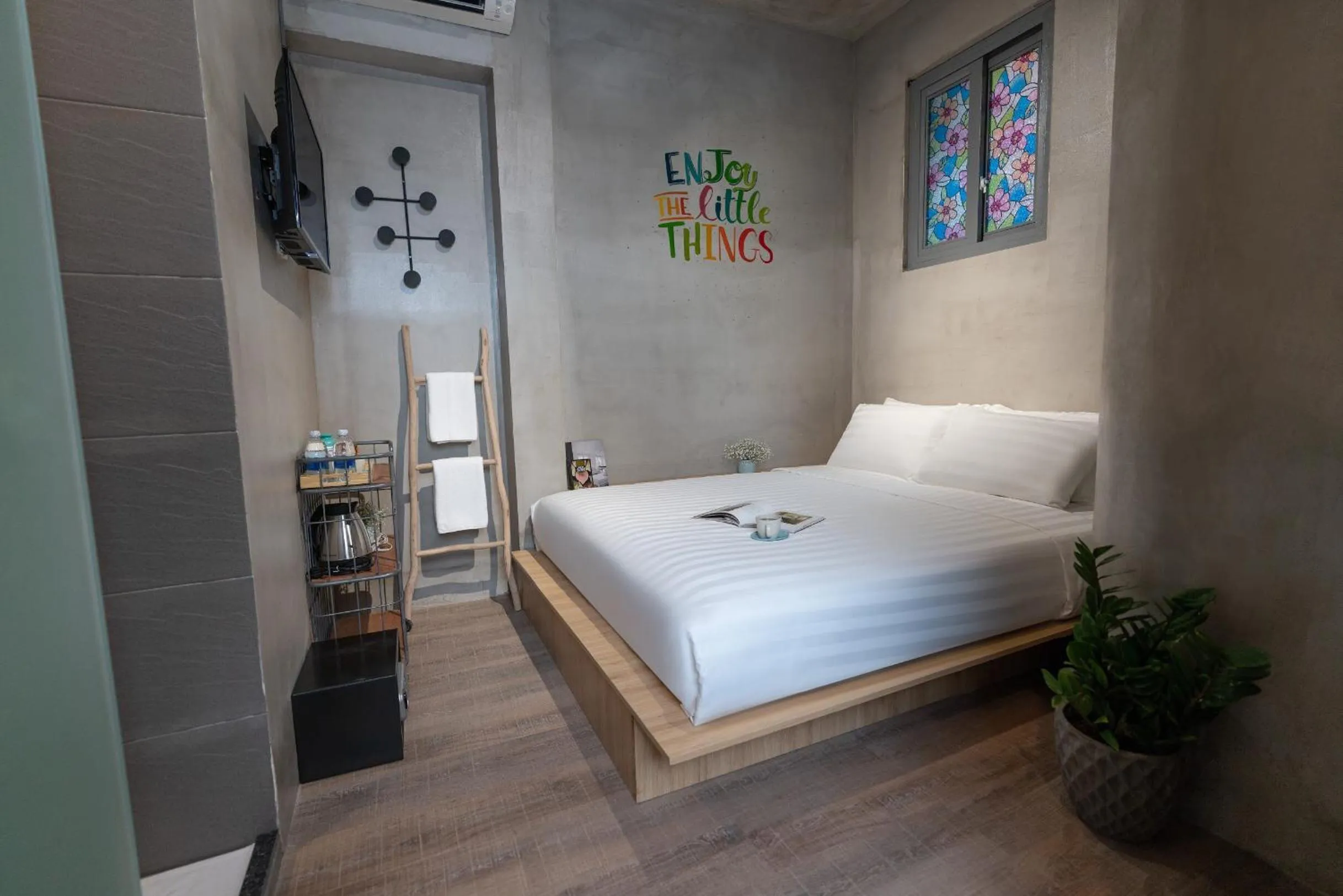 Photo of the whole room, Bed in 9 Hostel and Bar