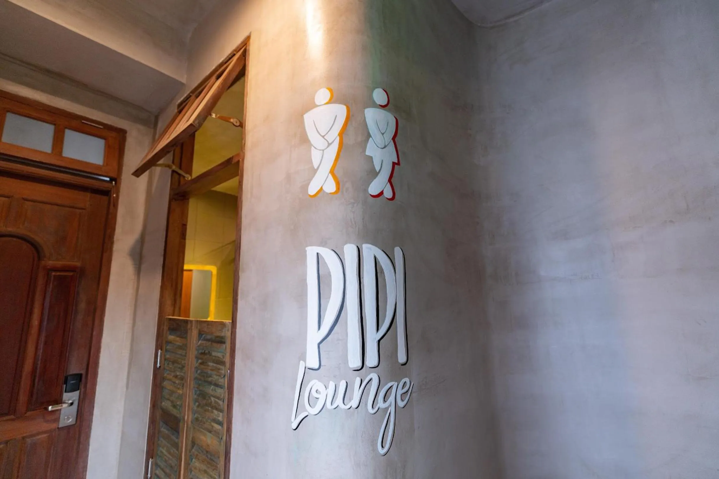 Toilet in 9 Hostel and Bar