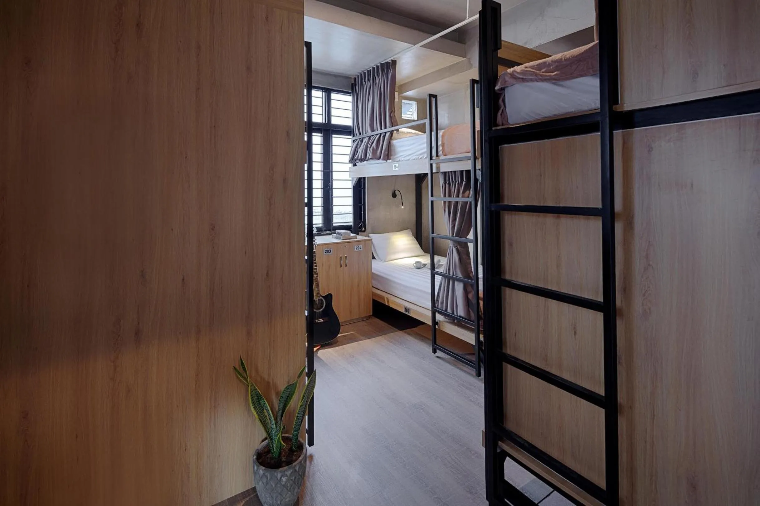 bunk bed, Bed in 9 Hostel and Bar