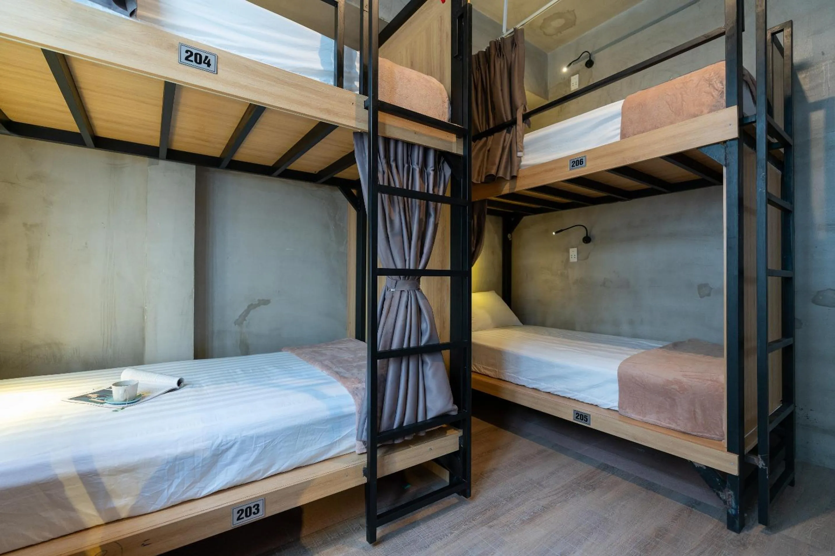 bunk bed, Bed in 9 Hostel and Bar