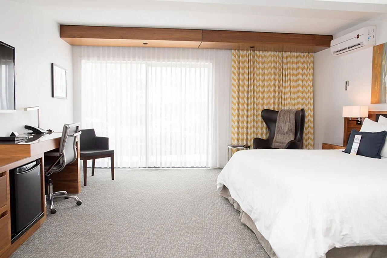 Bed in Qualicum Beach Inn