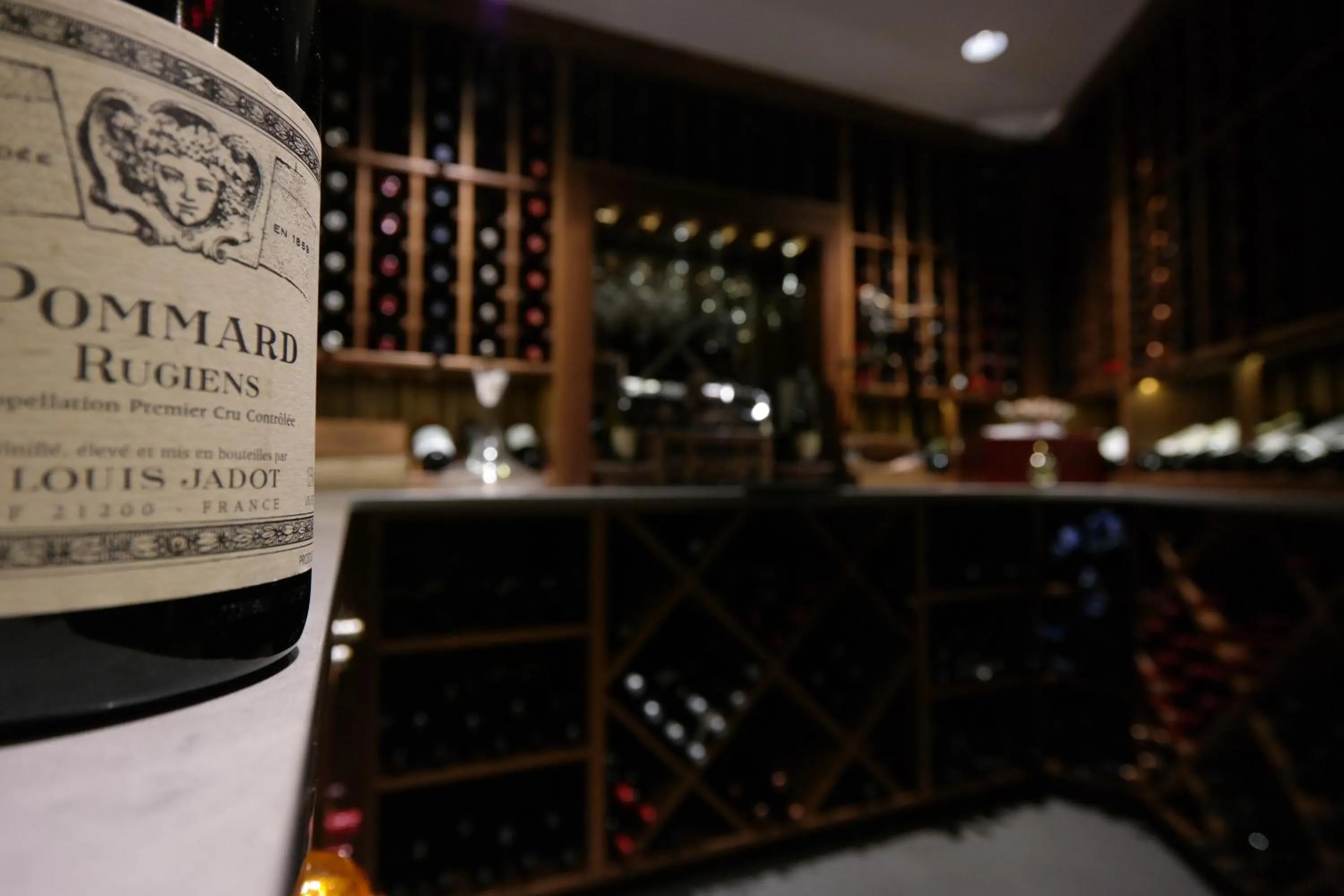 Lounge or bar in Qualicum Beach Inn