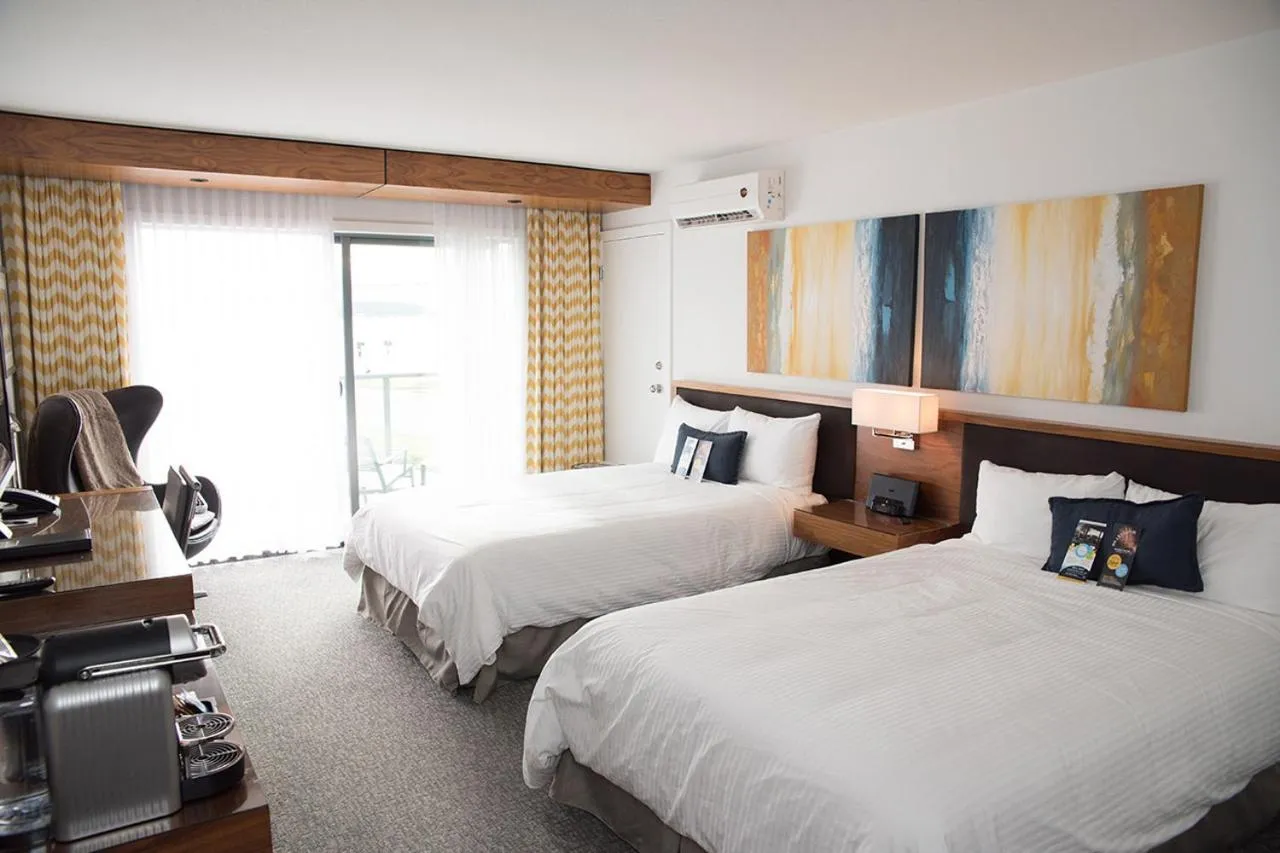 Bed in Qualicum Beach Inn